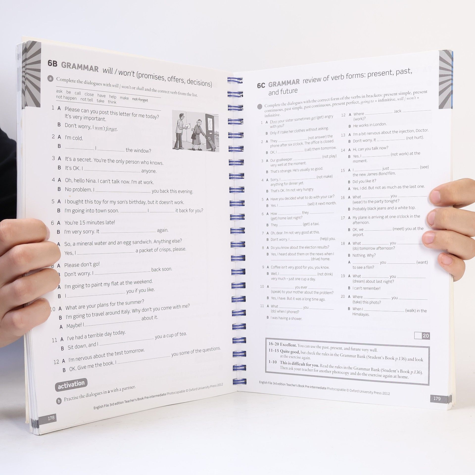 Clive Oxeden English File Pre-intermediate Teacher´s Book with Test and Assessment CD-ROM (3rd)