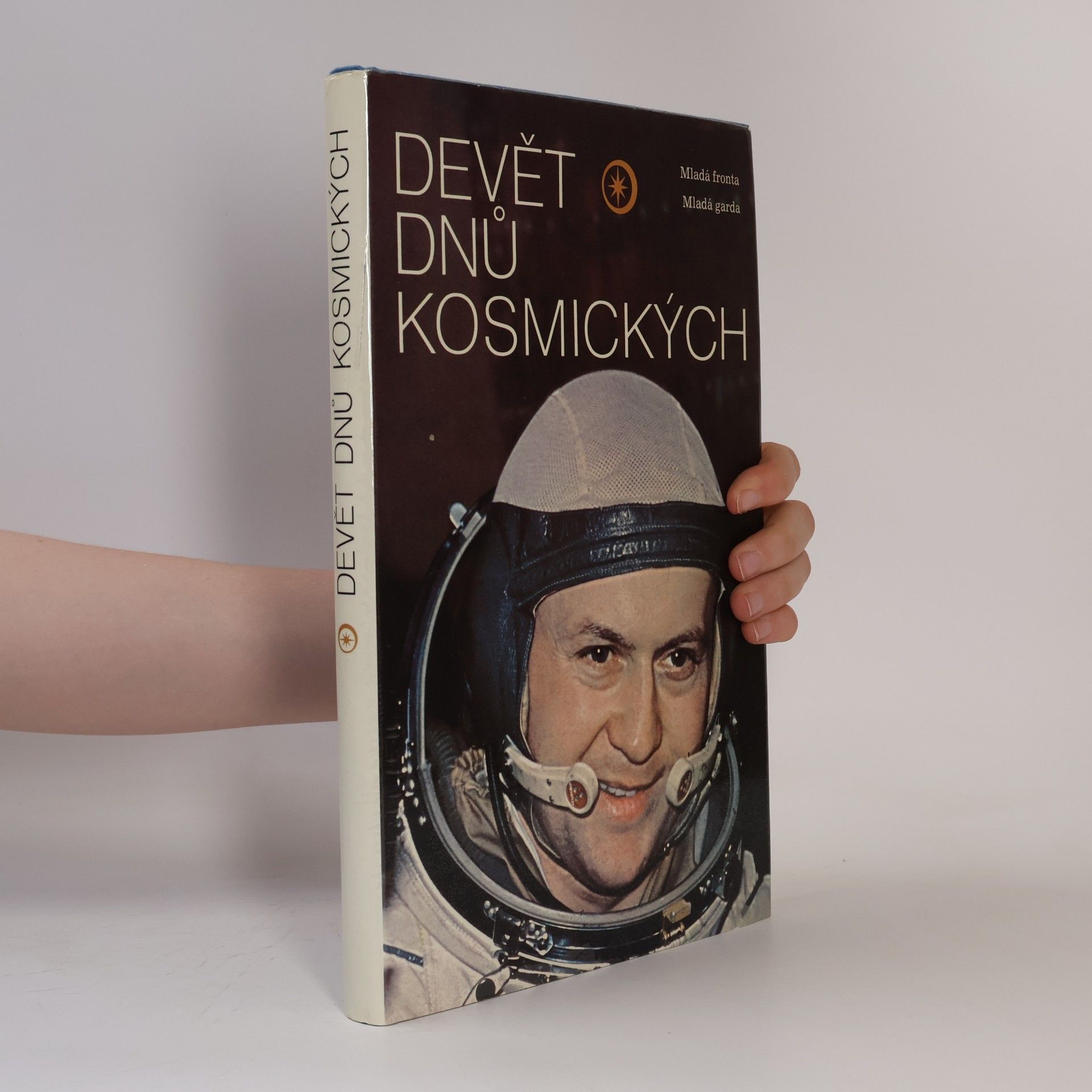 Devět dnů kosmických