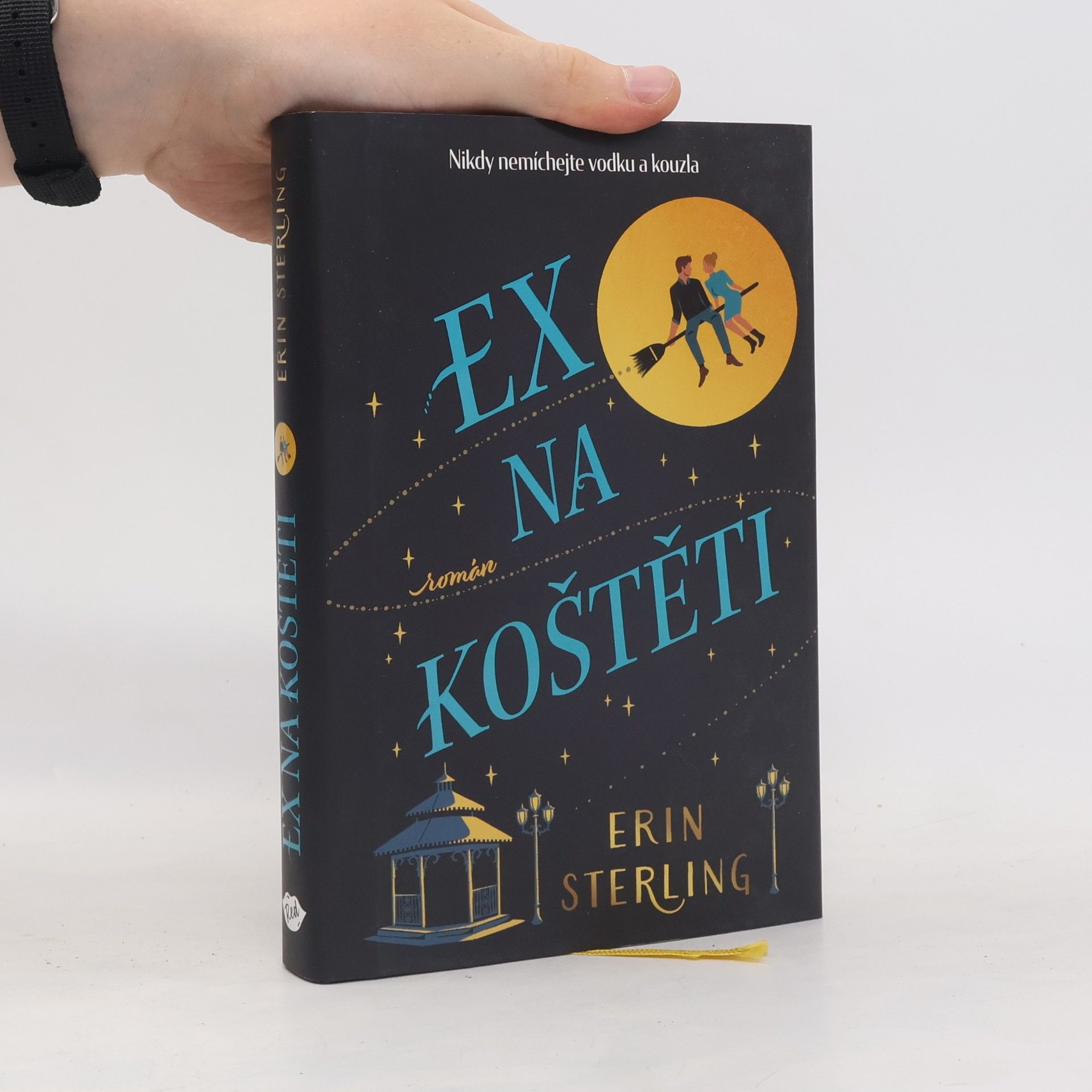 Rachel Hawkins Ex na koštěti