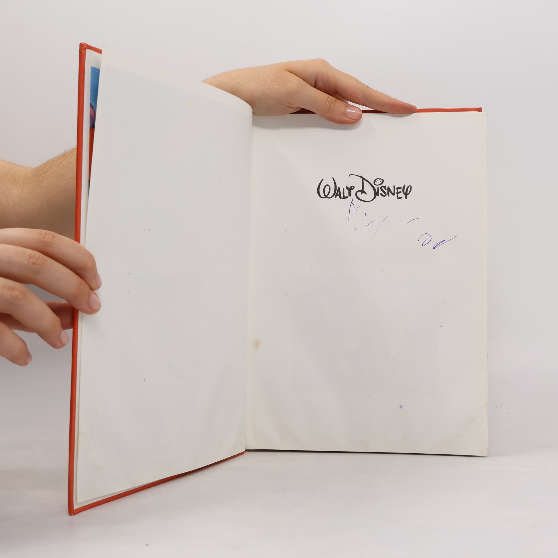 Walt Disney Alenka v kraji divů. Autíčko Modrásek. O třech malých prasátkách.