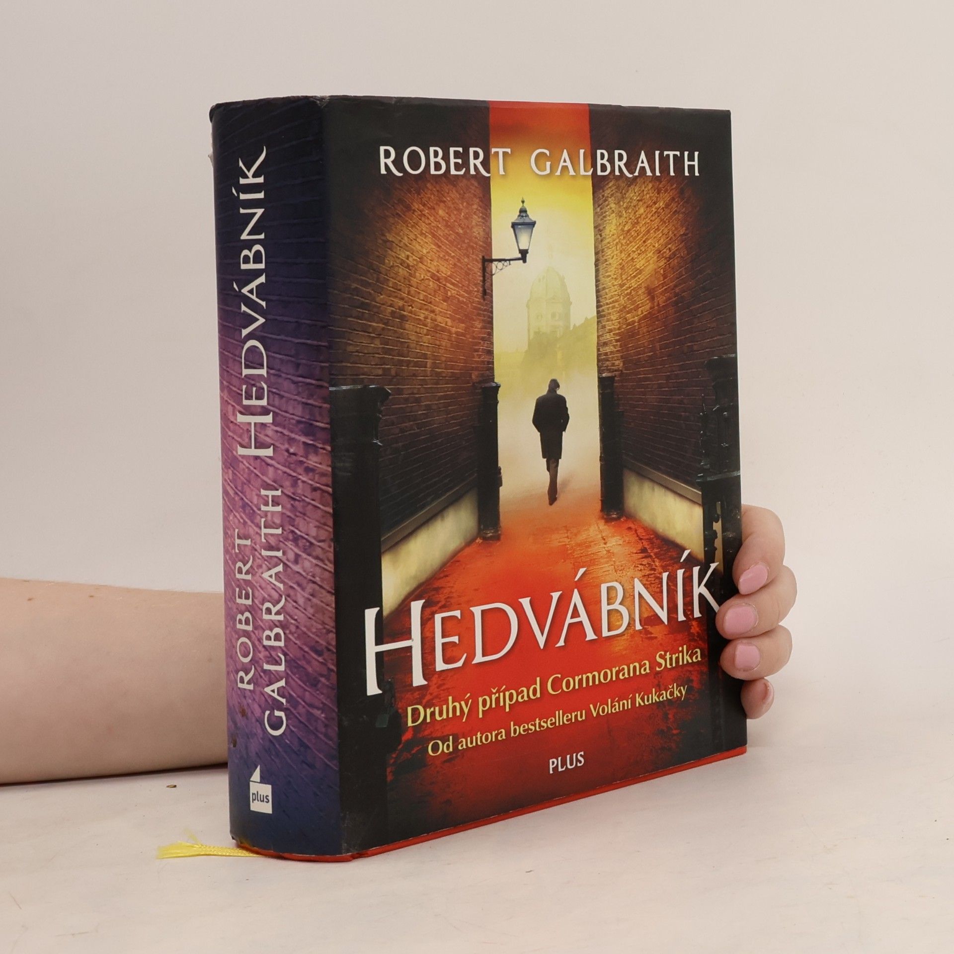 J. K. Rowling Hedvábník