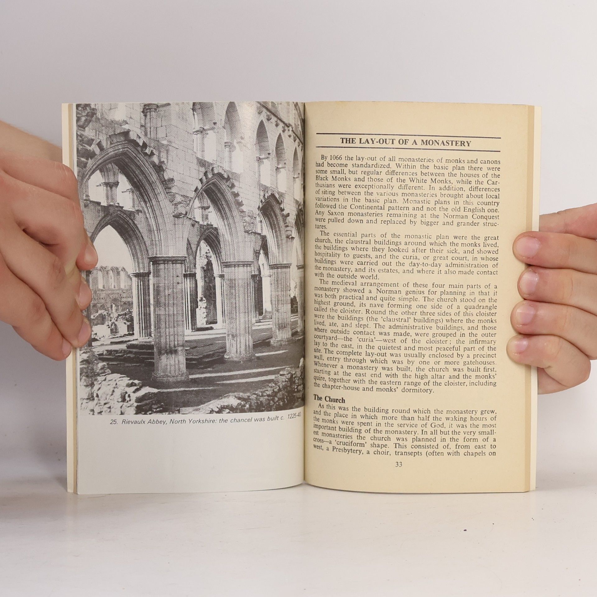 Geoffrey Norman Wright Discovering S.: Discovering Abbeys and Priories