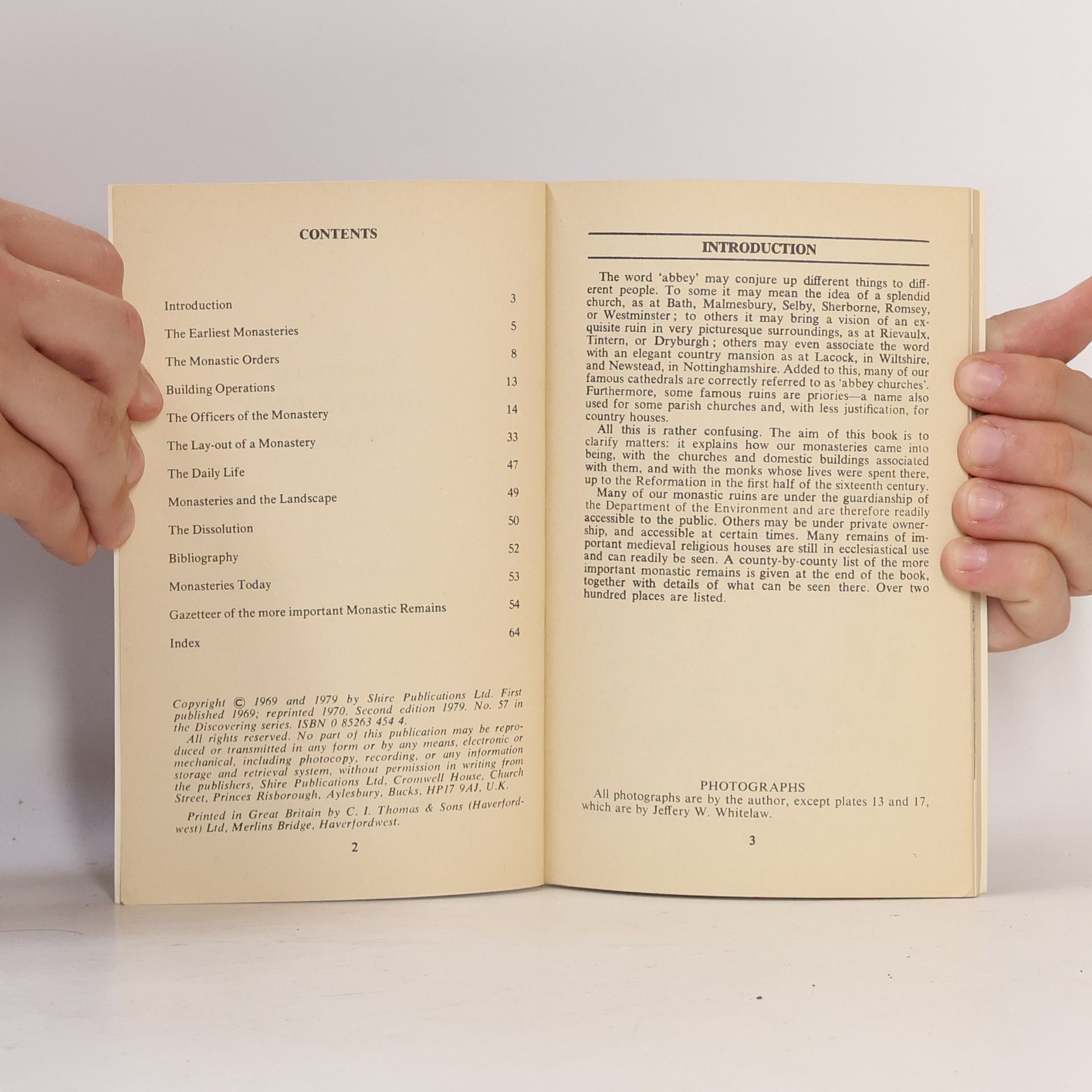 Geoffrey Norman Wright Discovering S.: Discovering Abbeys and Priories