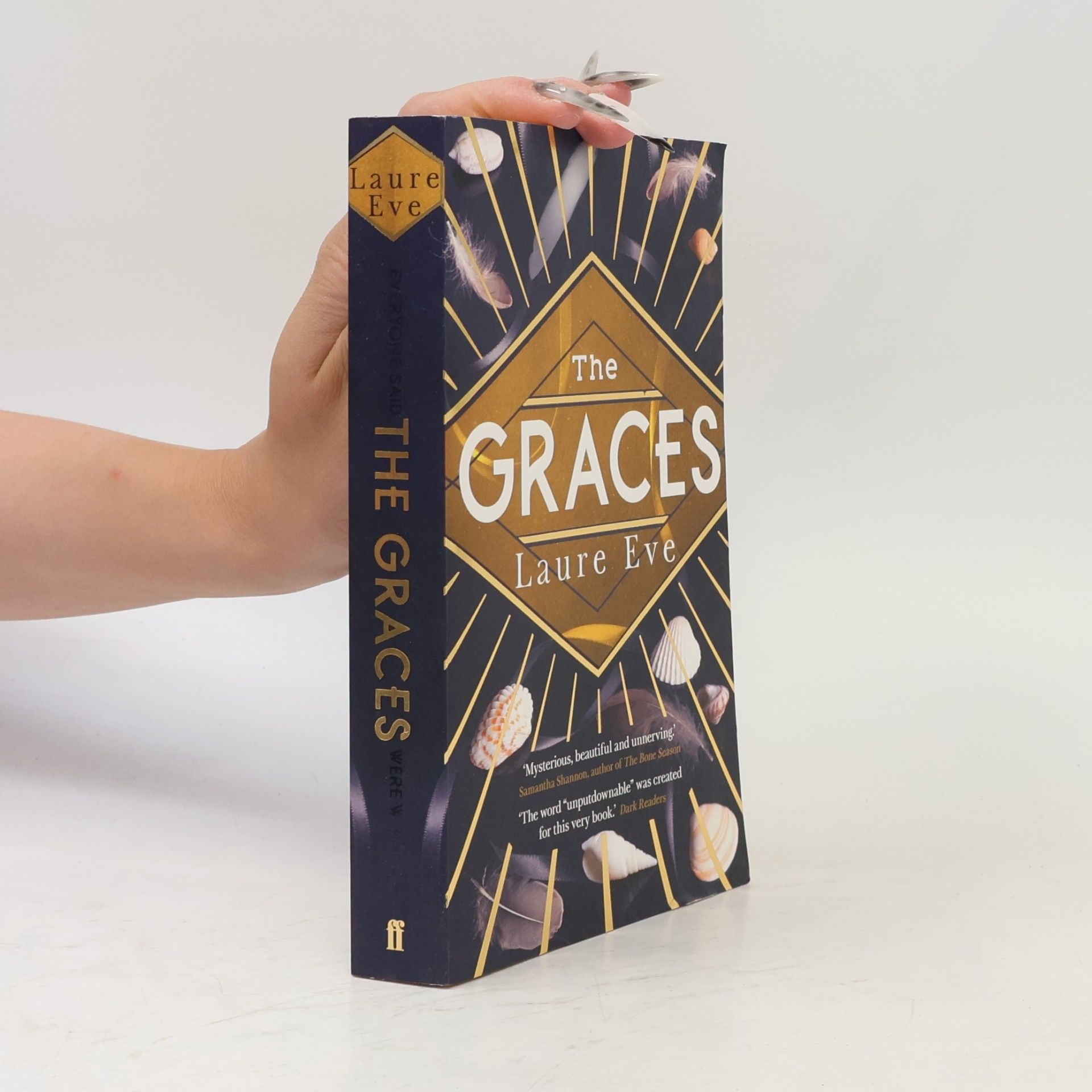 Laure Eve The Graces