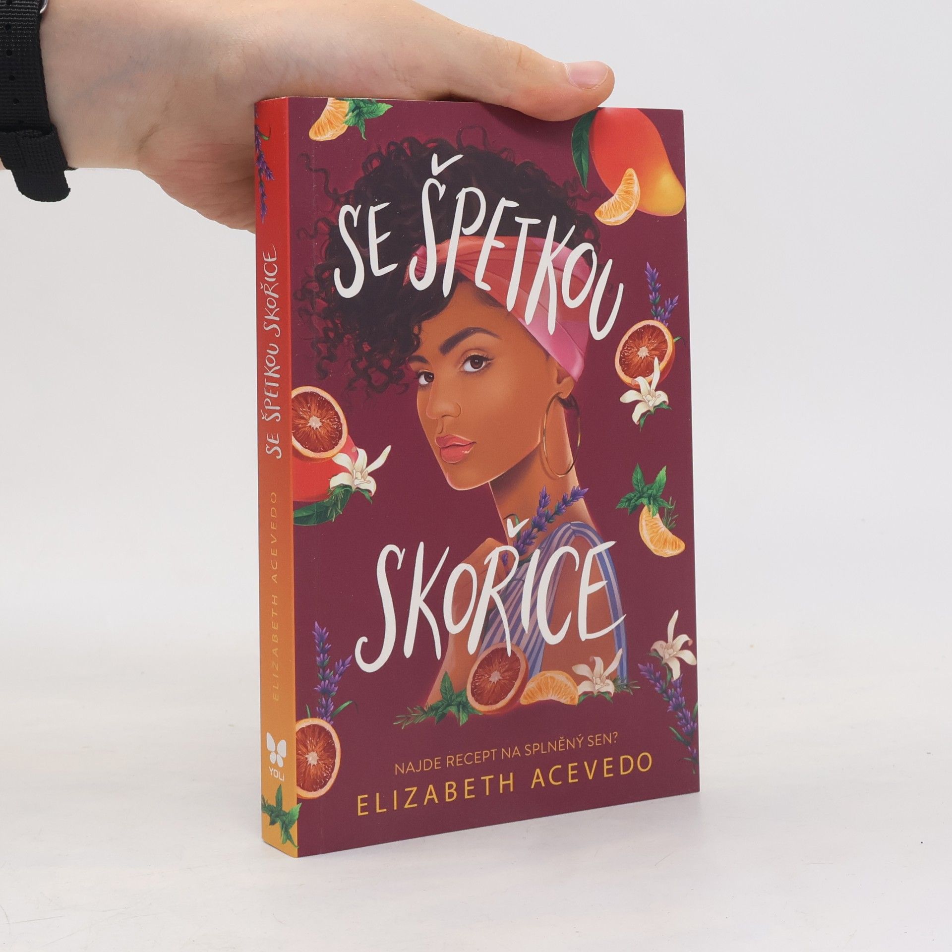 Elizabeth Acevedo Se špetkou skořice