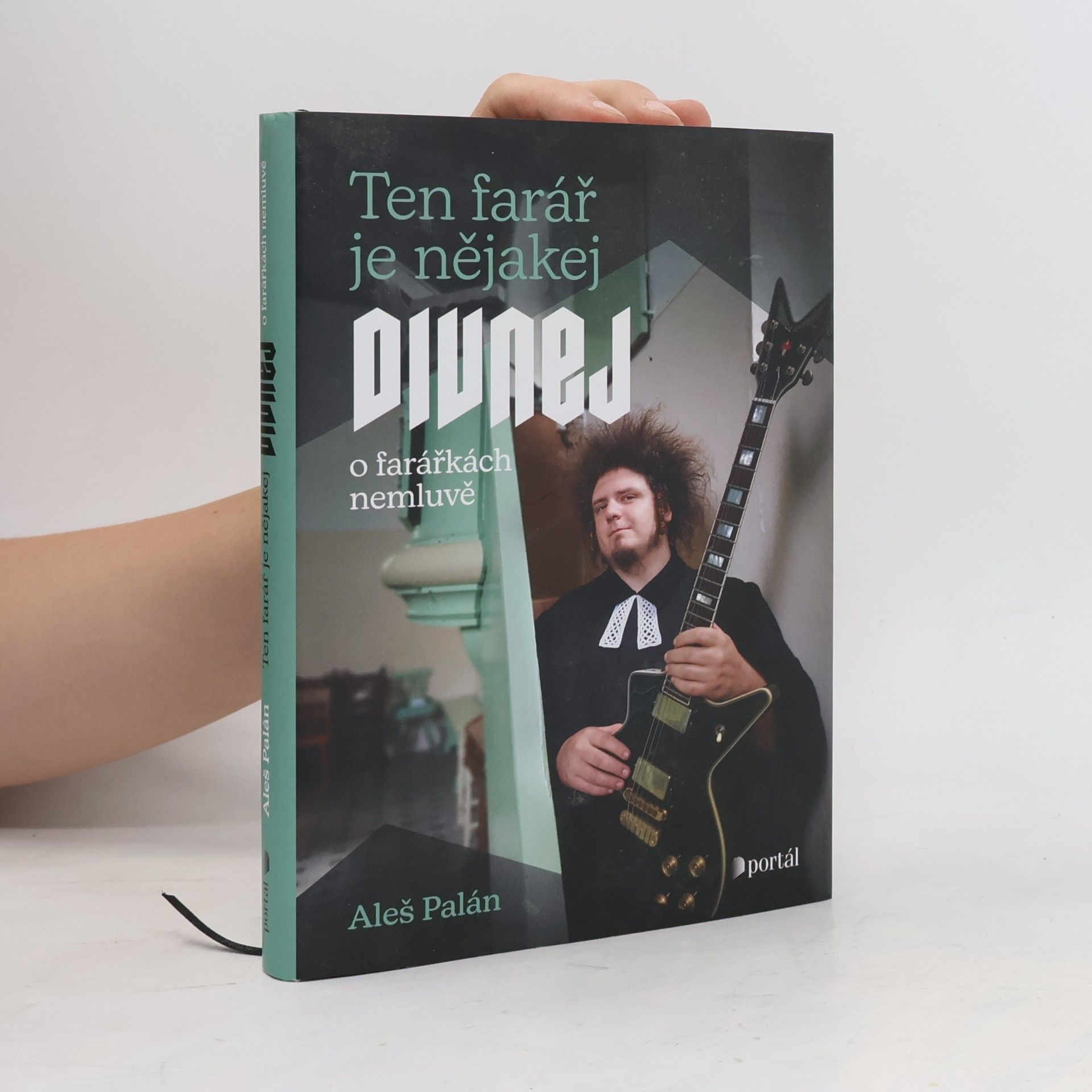 Aleš Palán Ten farář je nějakej divnej, o farářkách nemluvě