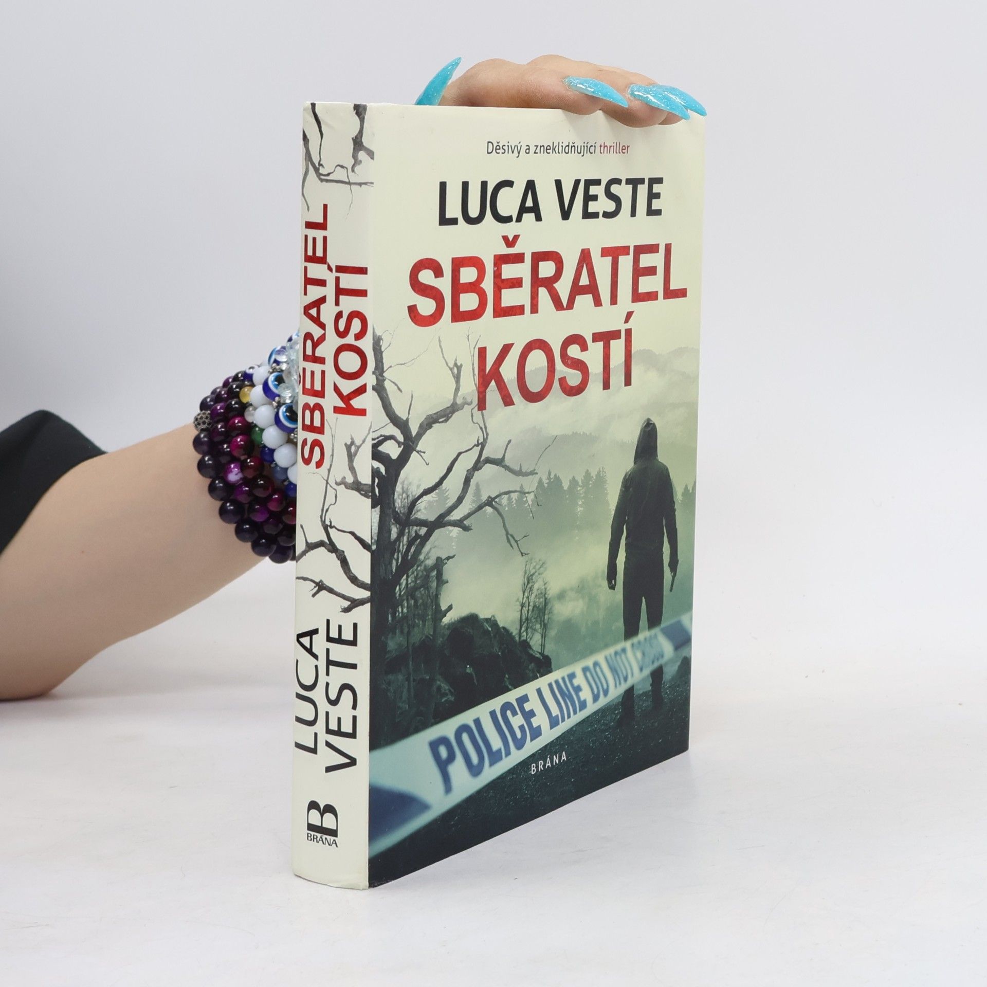 Luca Veste Sběratel kostí