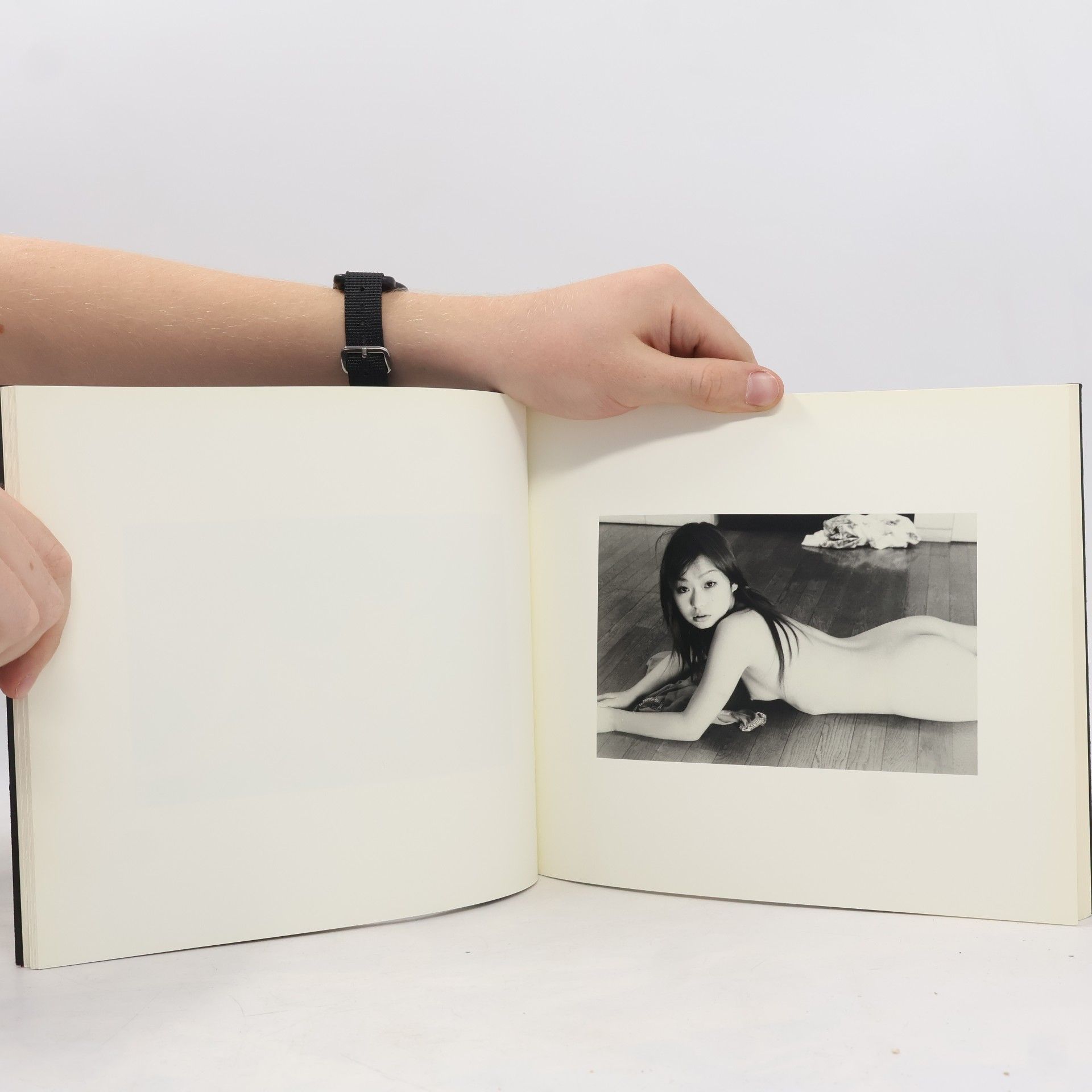 Nobujoši Araki LOVE by Leica