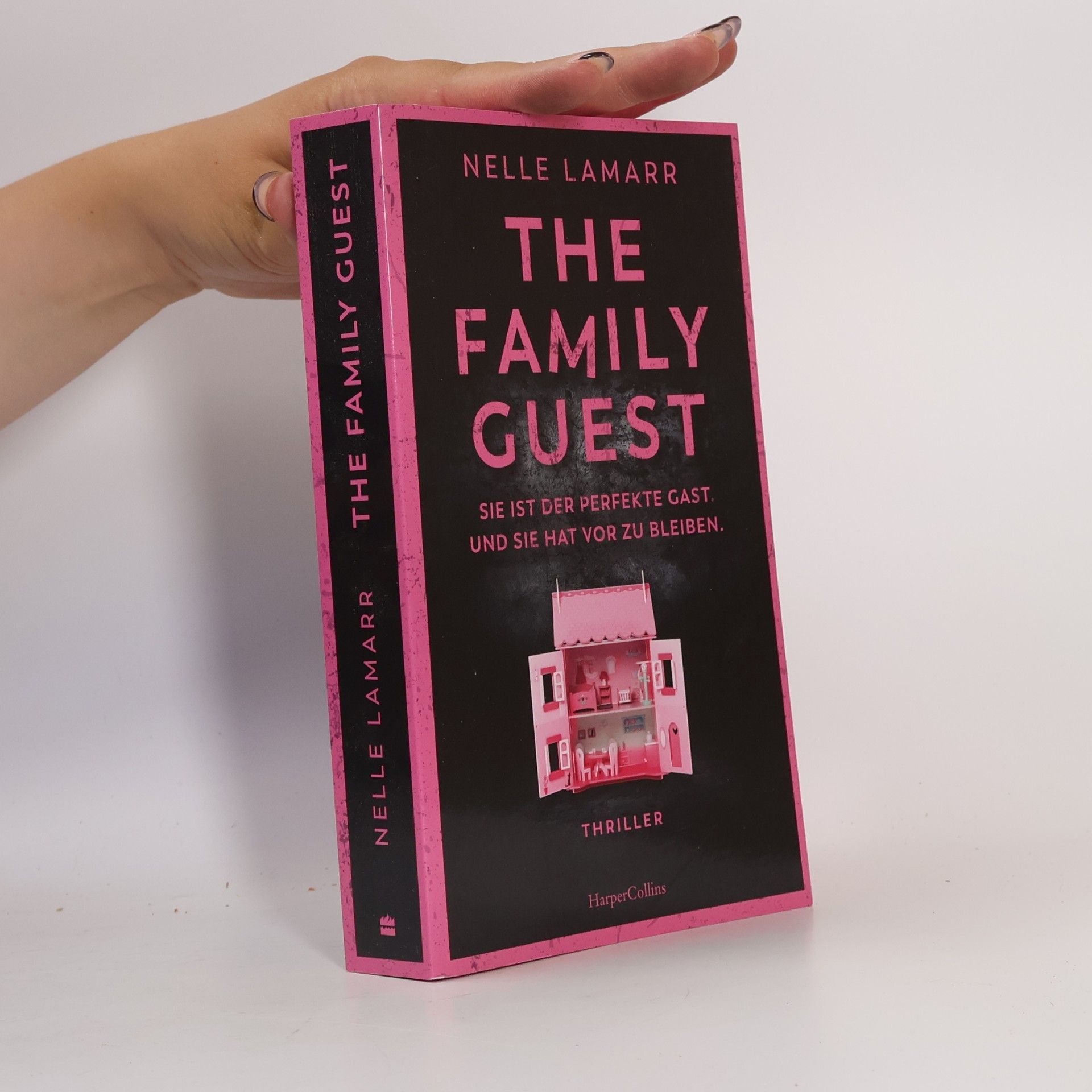 Nelle Lamarr The family guest