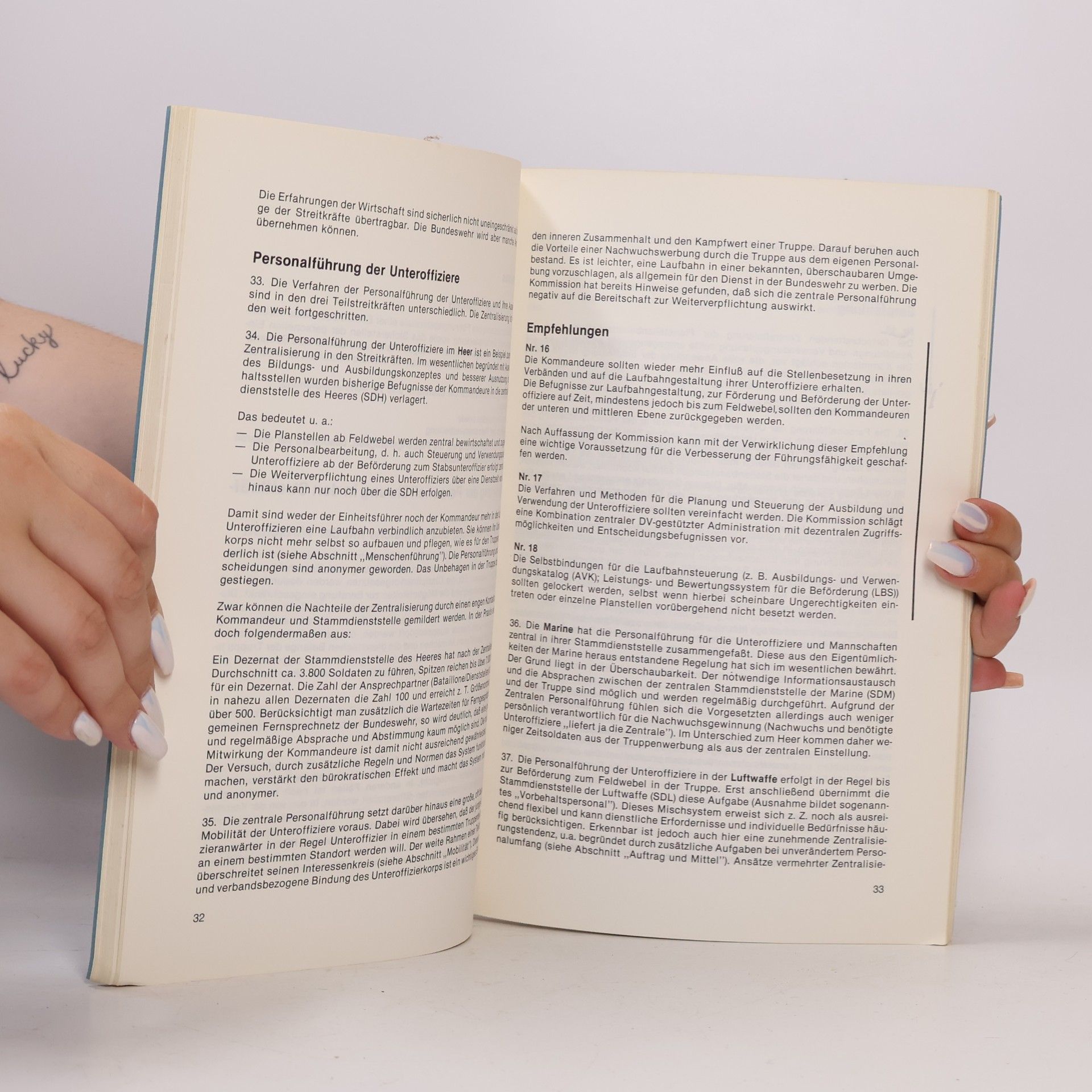 Autorenkollektiv Führungsfähigkeit und Entscheidungsverantwortung in den Streitkräften