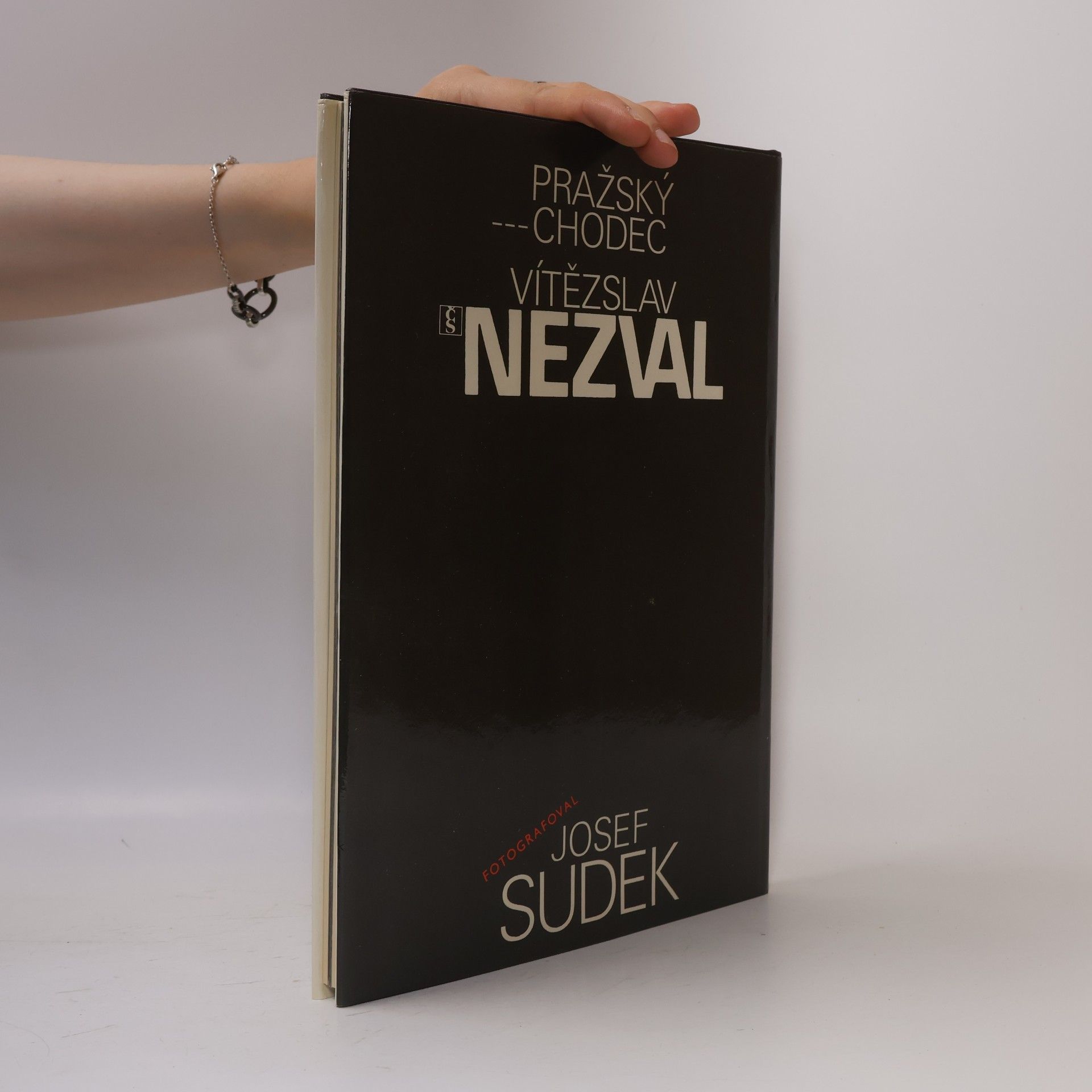 Vítězslav Nezval Pražský chodec