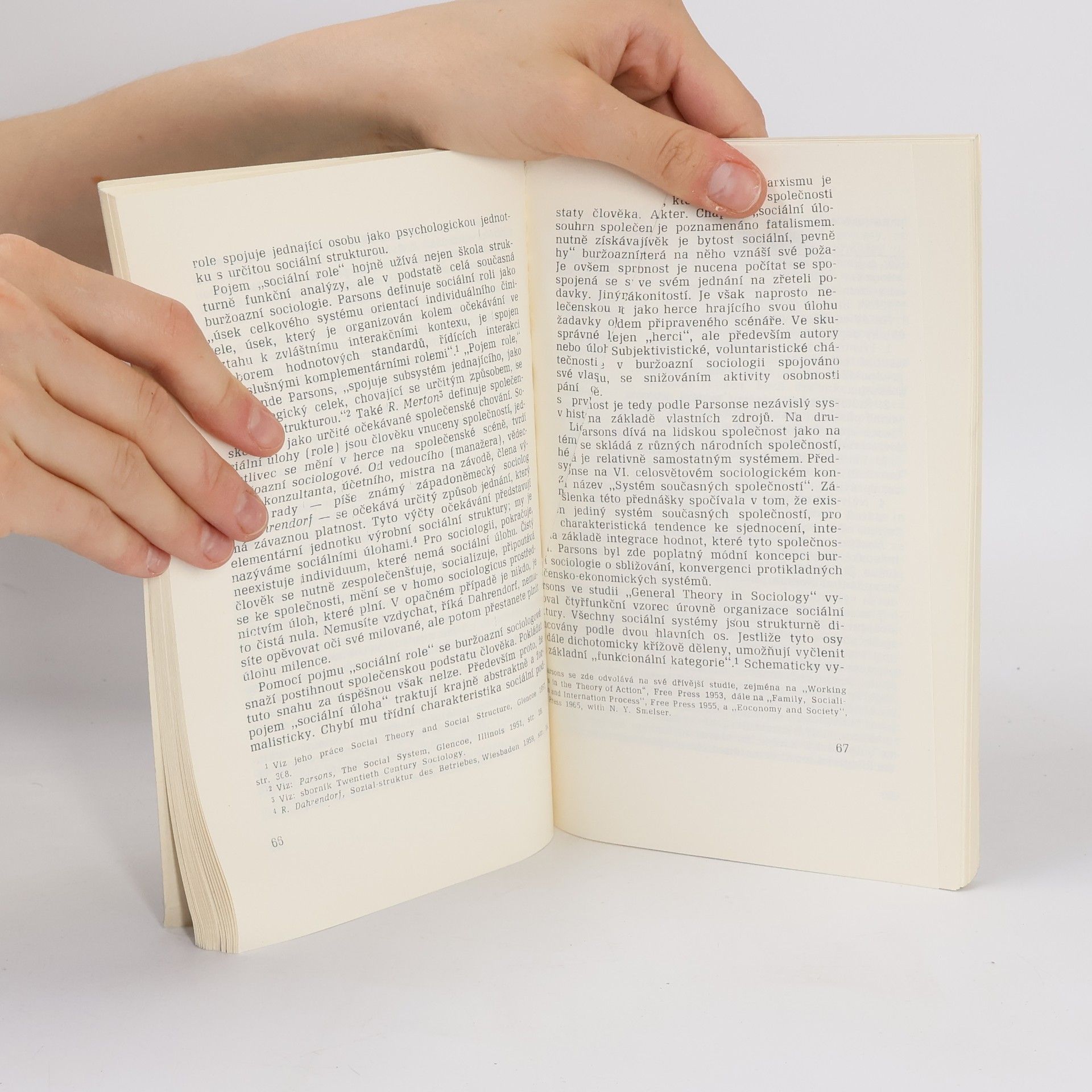 Various authors Kritika soudobých sociologických a sociálně filosofických teorií