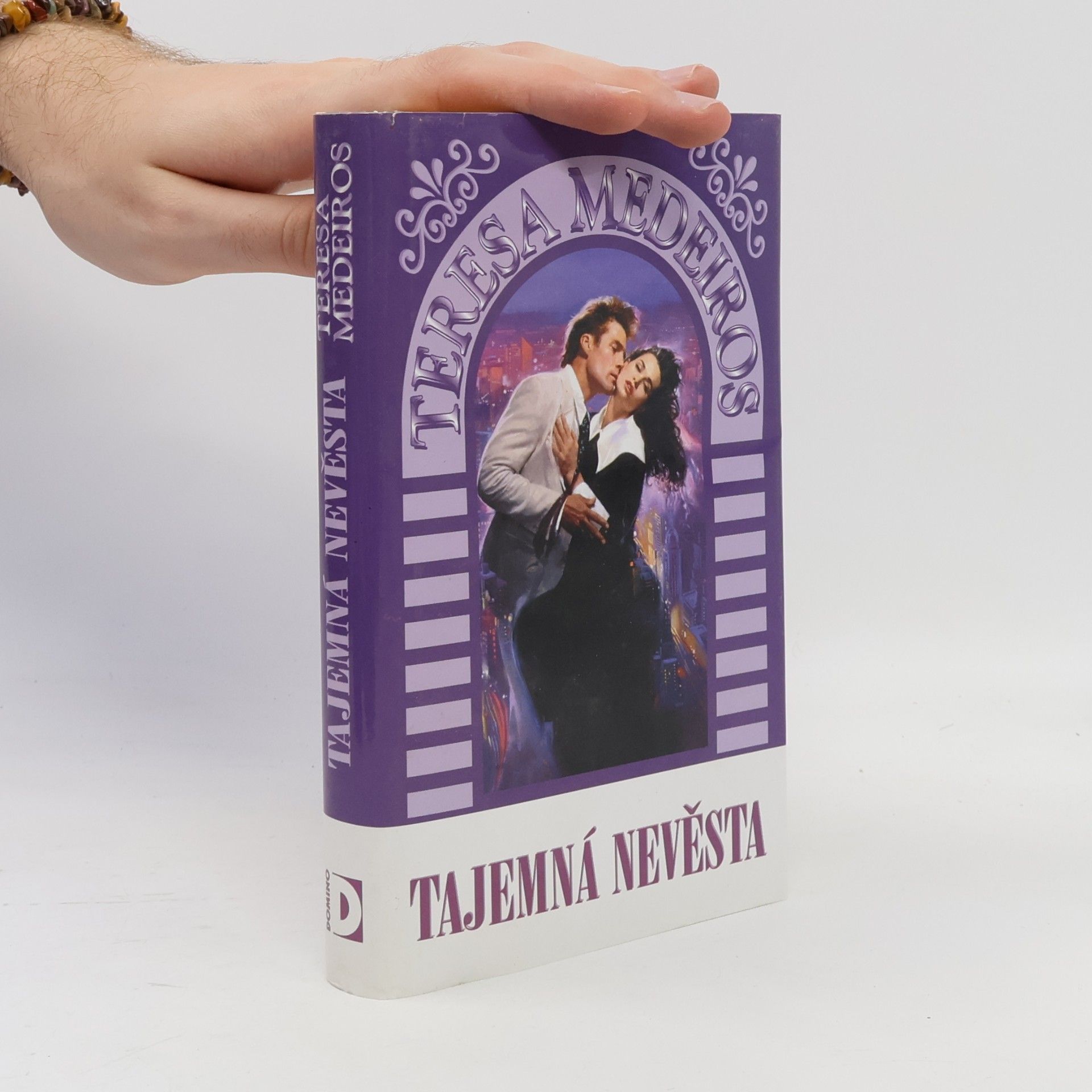 Medeiros Teresa Tajemná nevěsta