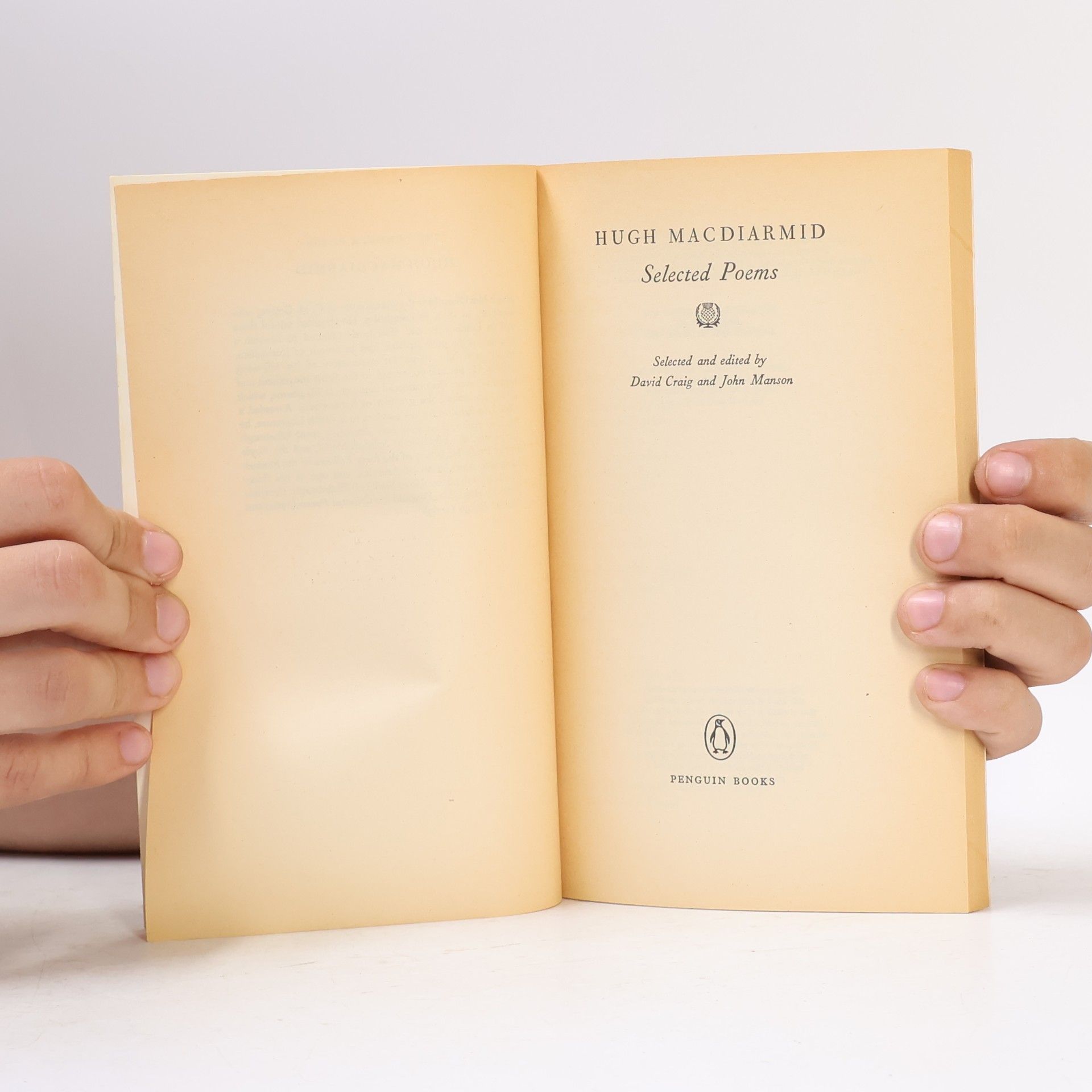 Hugh MacDiarmid Selected Poems