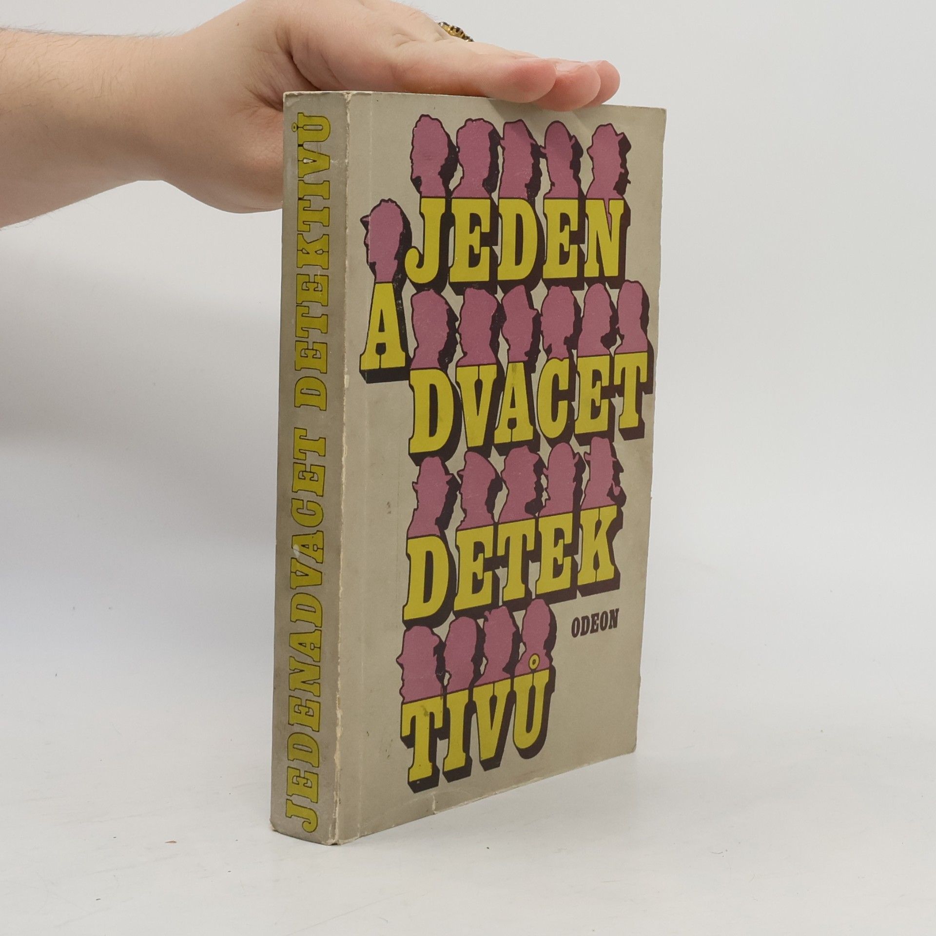 Eva Outratová Jeden a dvacet detektivů