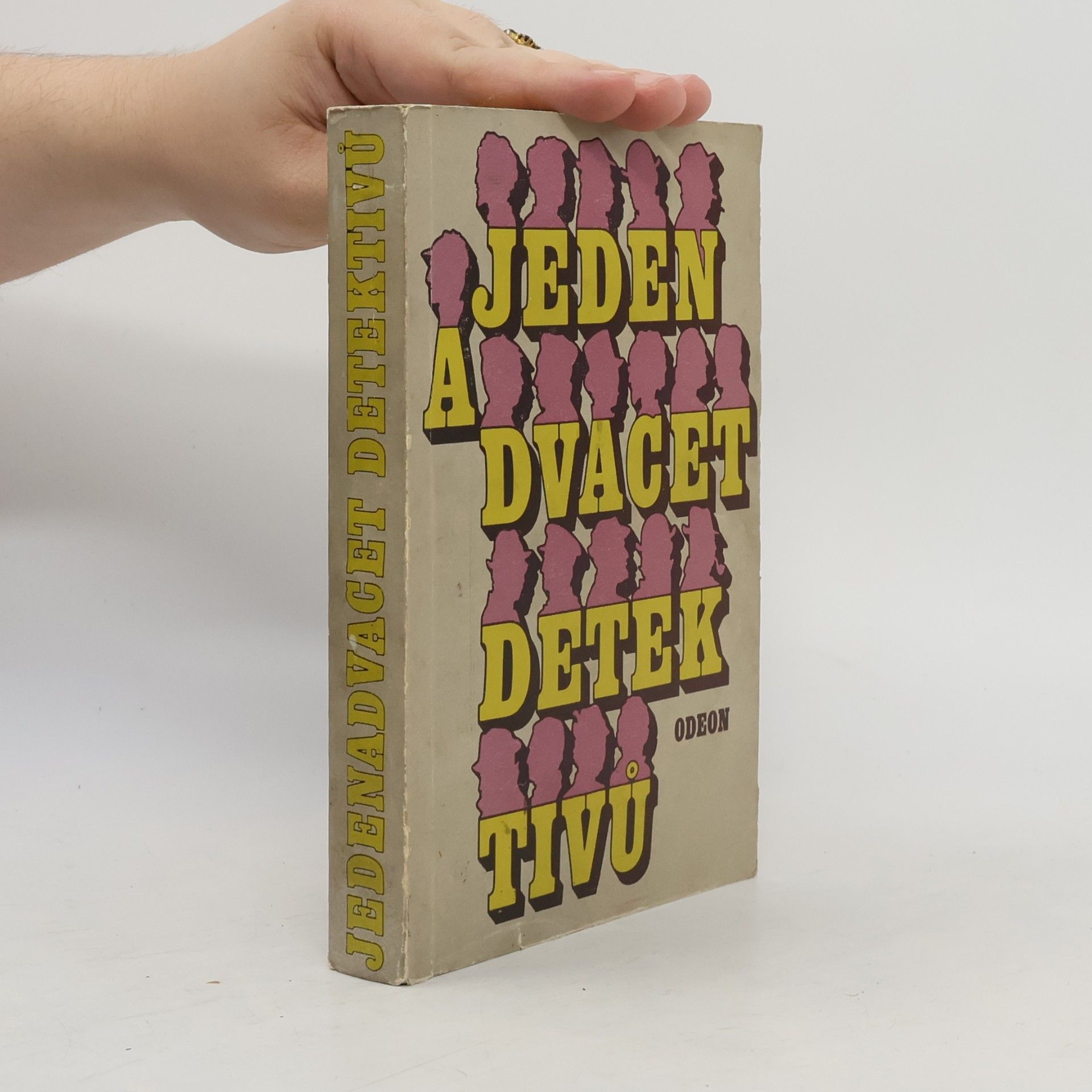 Eva Outratová Jeden a dvacet detektivů