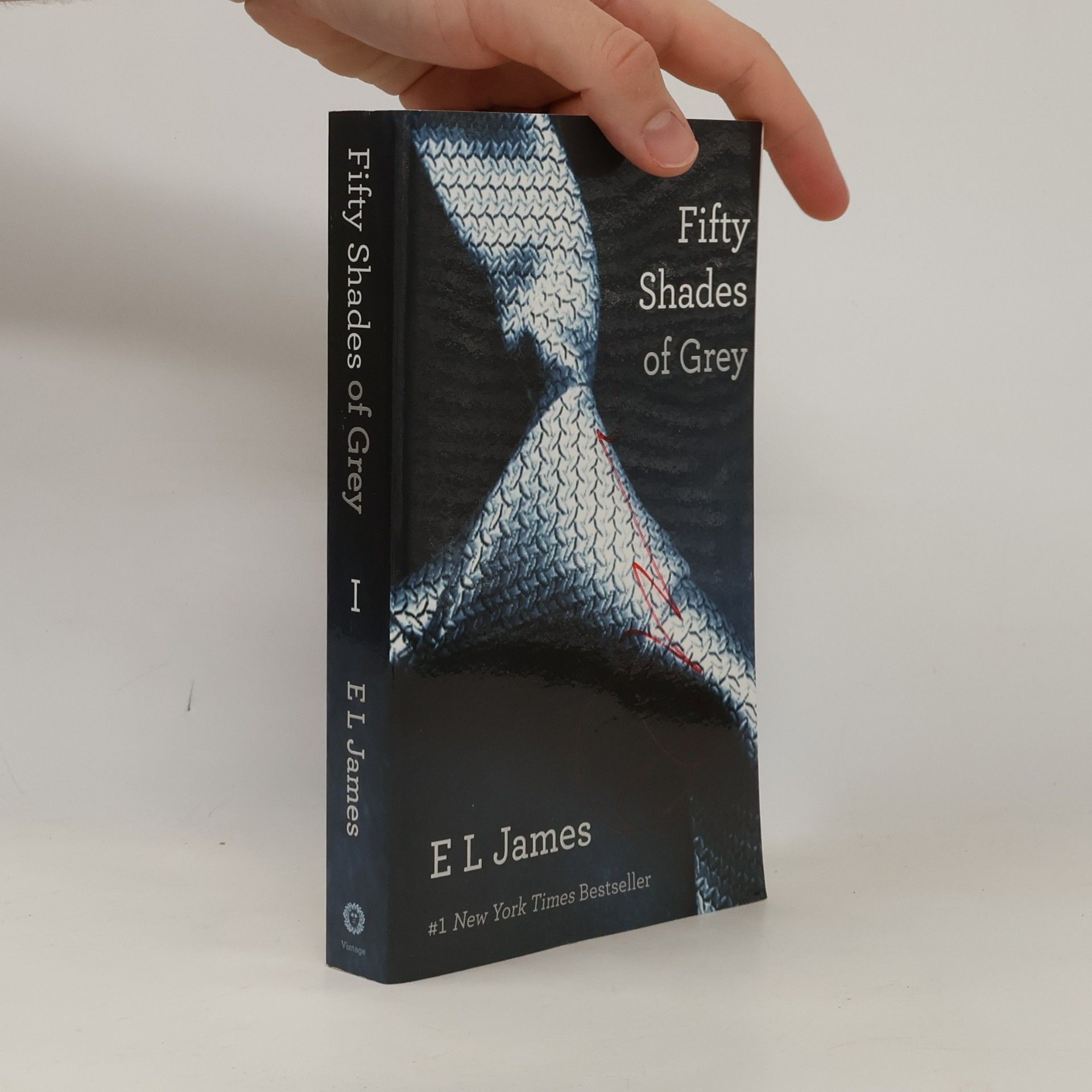 E. L. James Fifty shades of grey