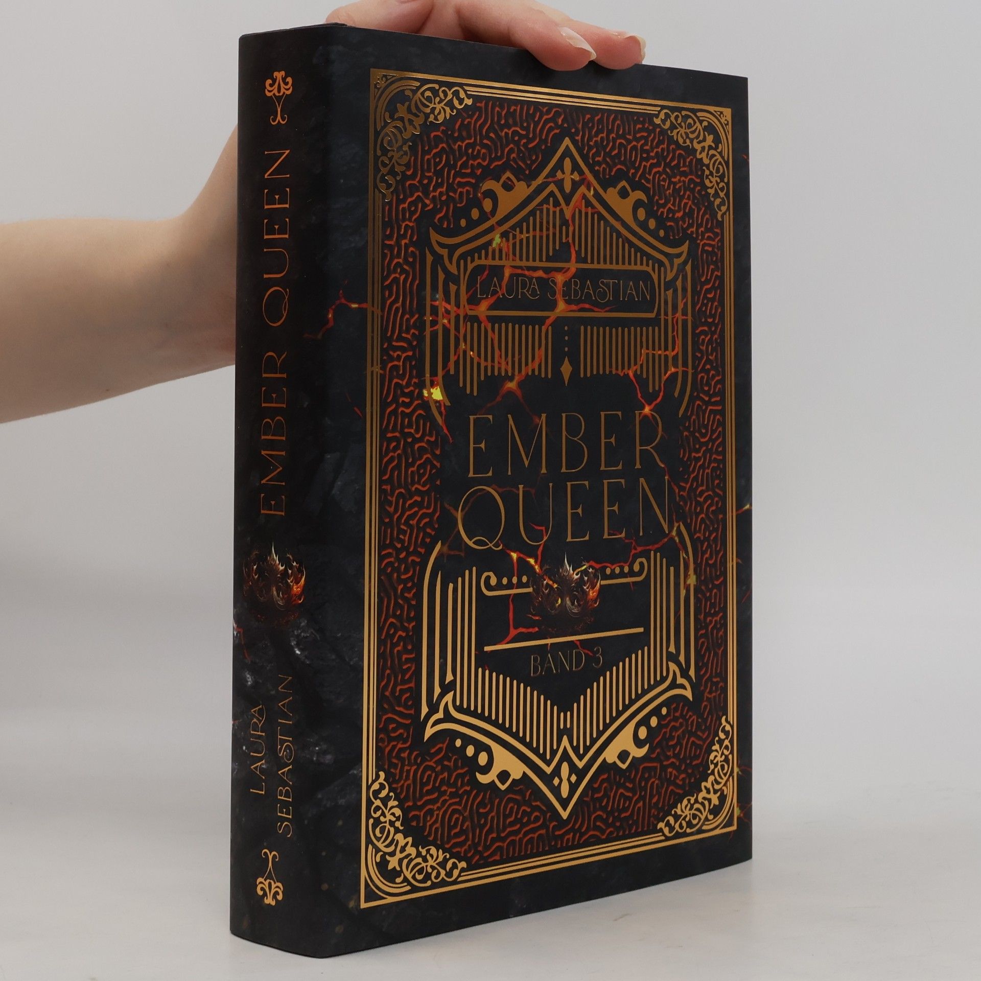 Laura Sebastian Ash Princess Trilogy 3. Ember Queen