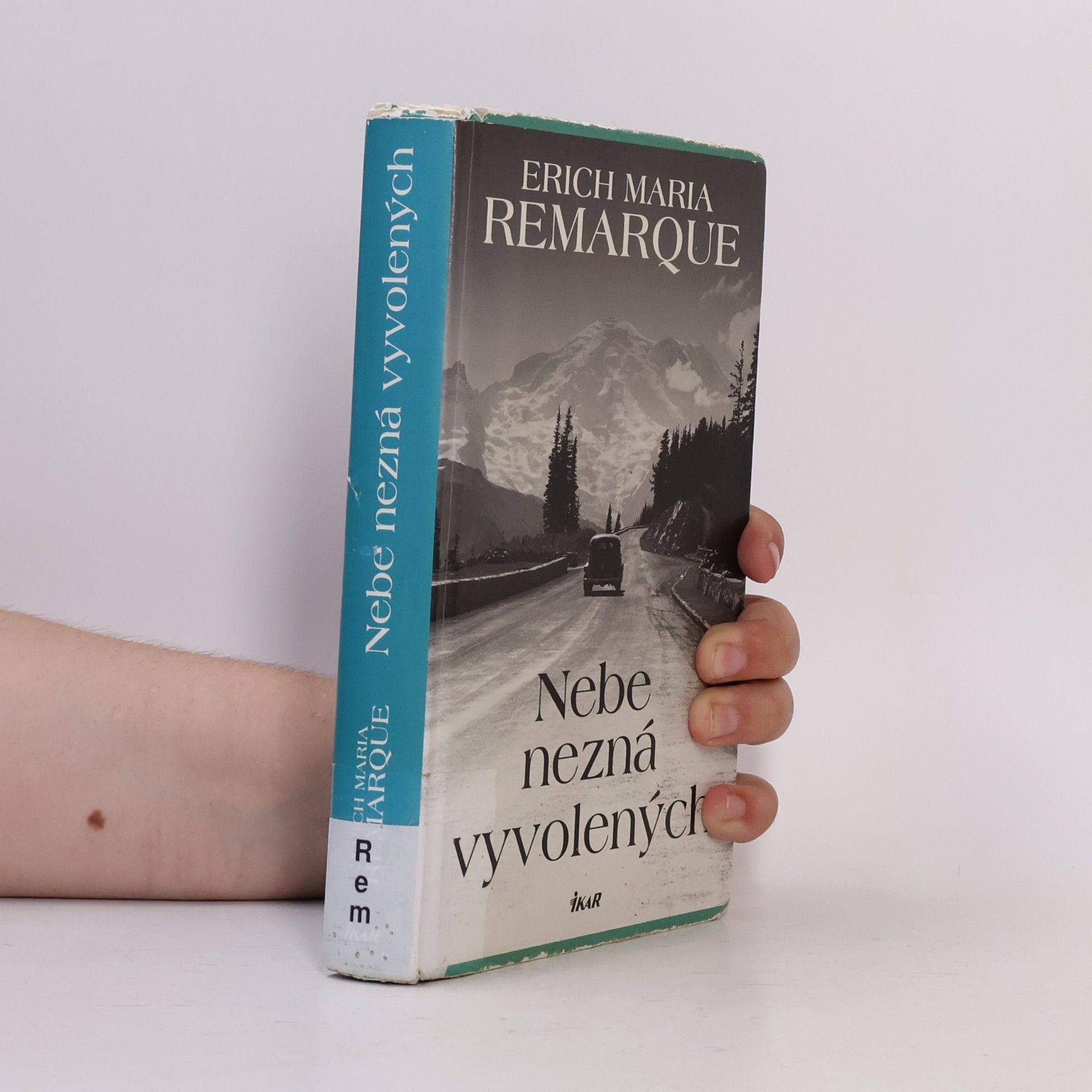 Erich Maria Remarque Nebe nezná vyvolených