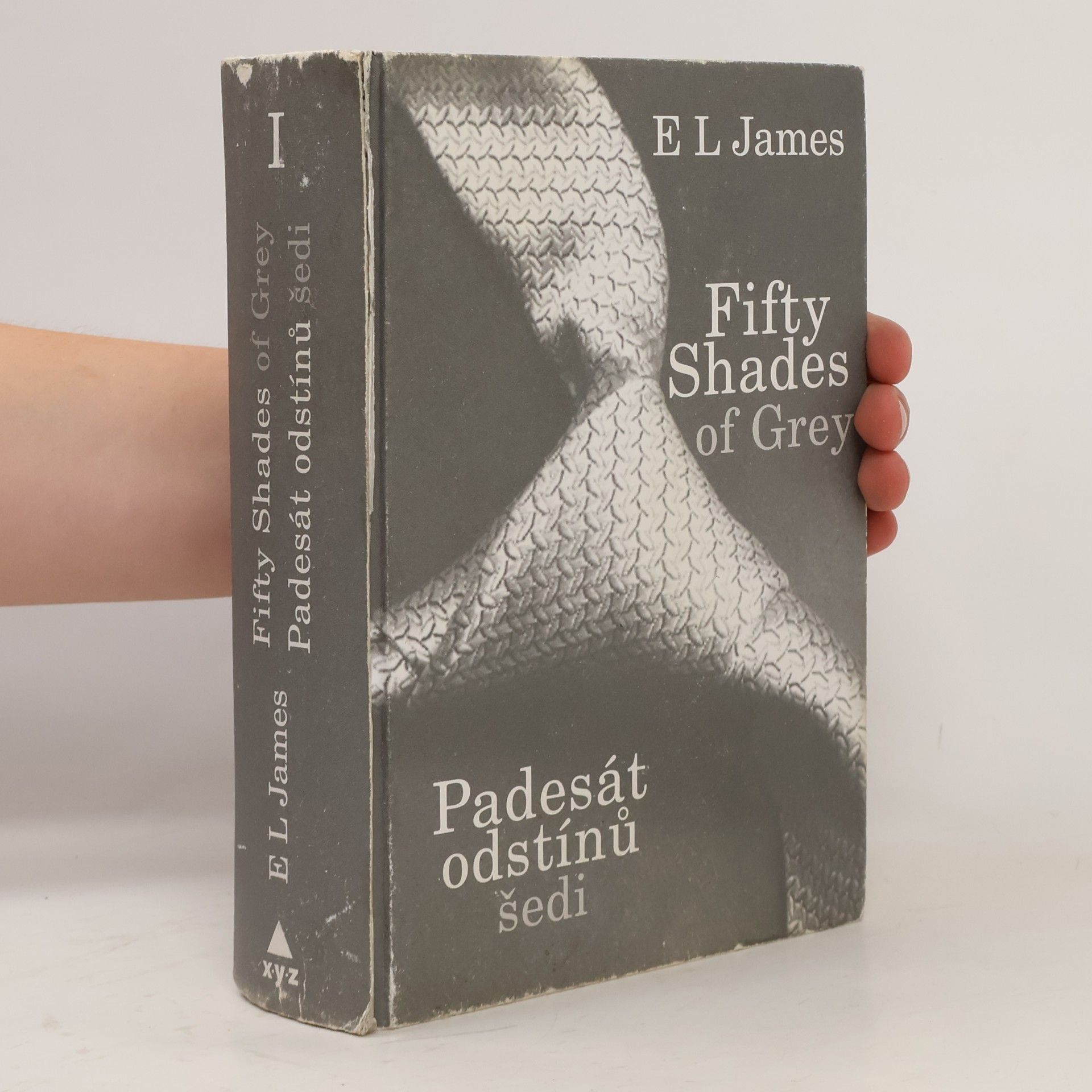 E. L. James Padesát odstínů šedi