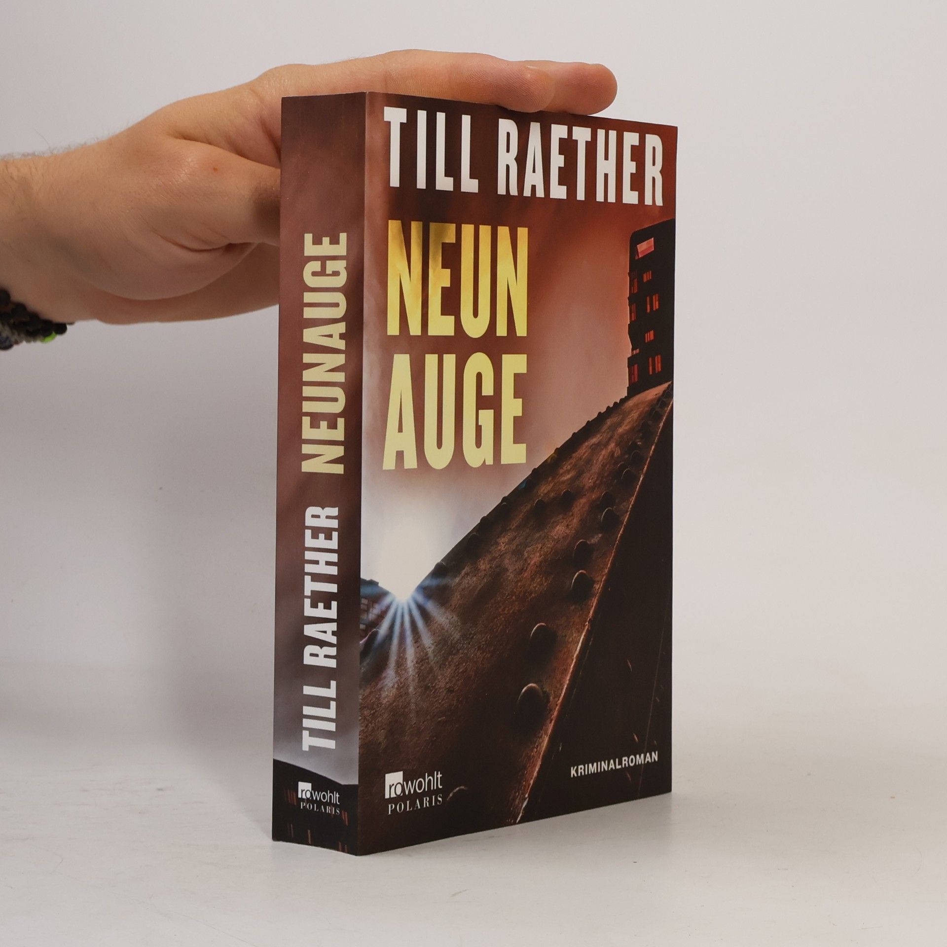 Till Raether Neunauge