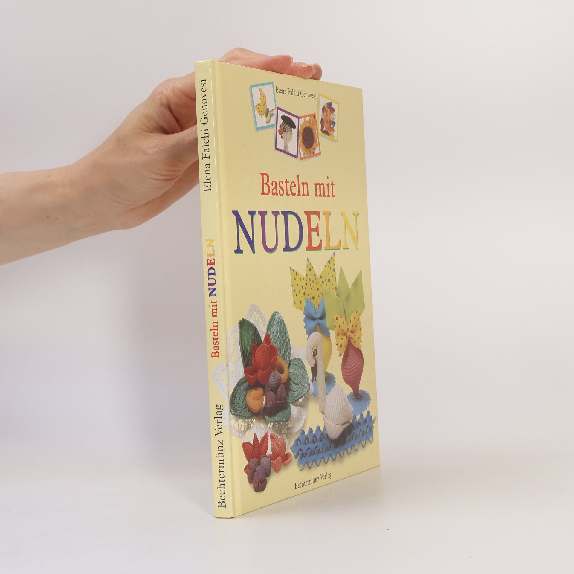 Elena Falchi Genovesi Basteln mit Nudeln.