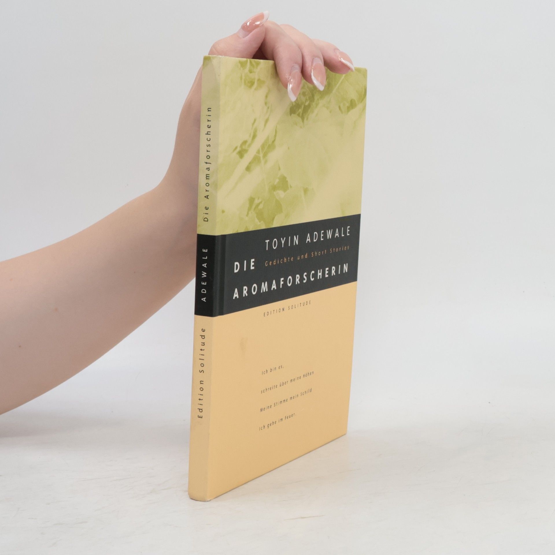 Toyin Adewale Edition Solitude: Die Aromaforscherin