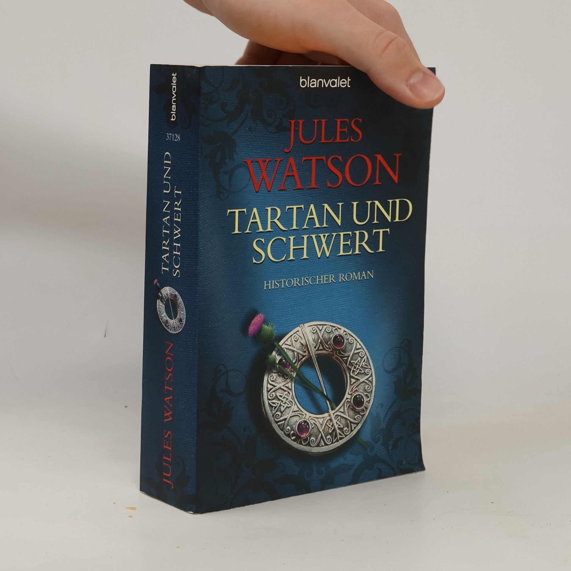 Jules Watson Tartan und Schwert