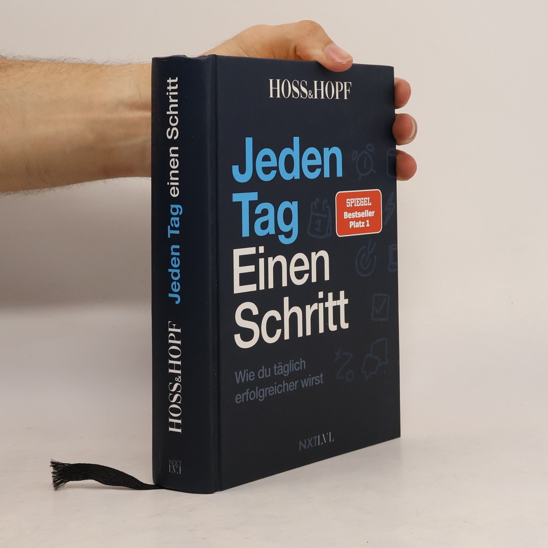 Philip Hopf Jeden Tag. Einen Schritt