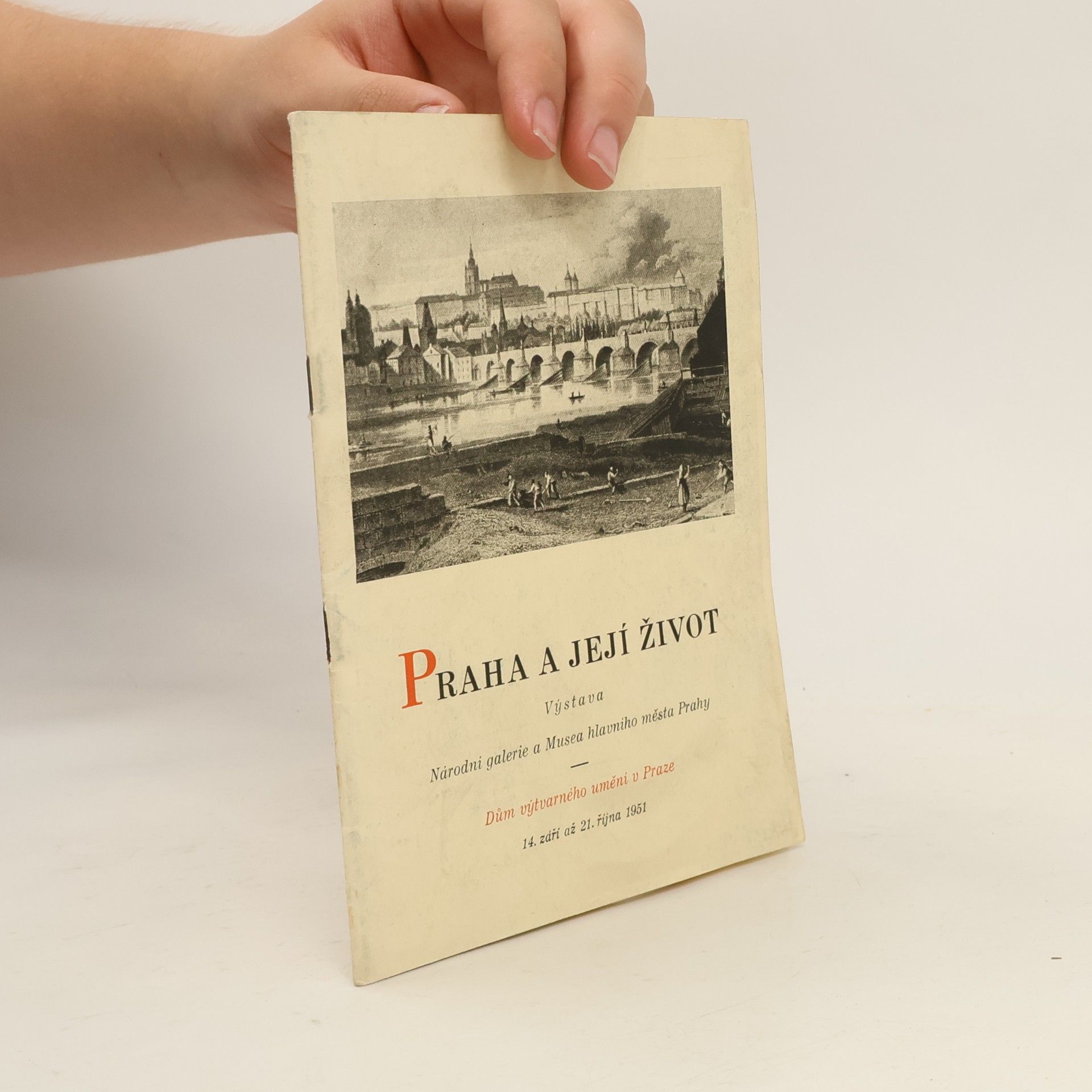 Collectif d'auteurs Praha a její život
