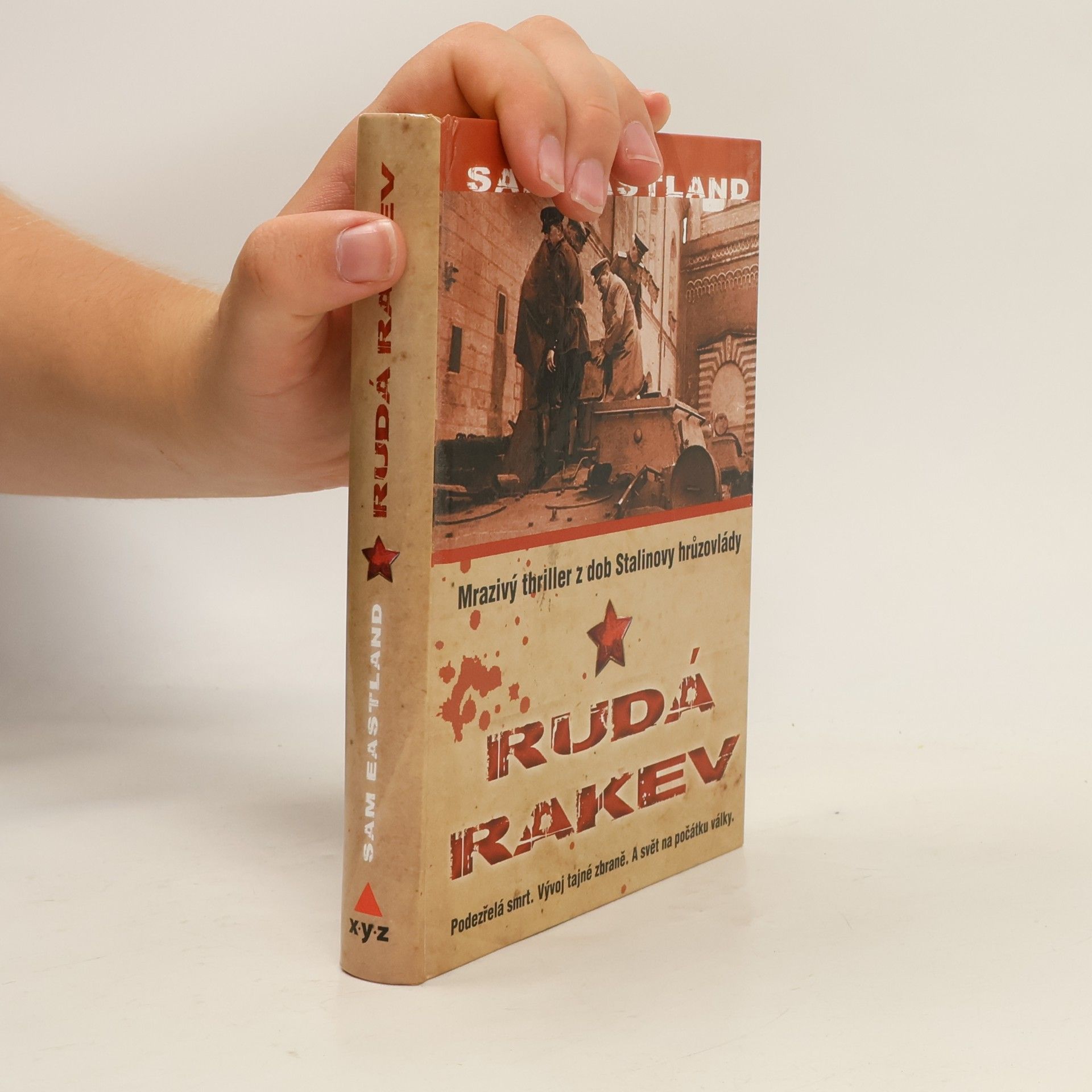Paul Watkins Rudá rakev: Mrazivý thriller z dob Stalinovy hrůzovlády