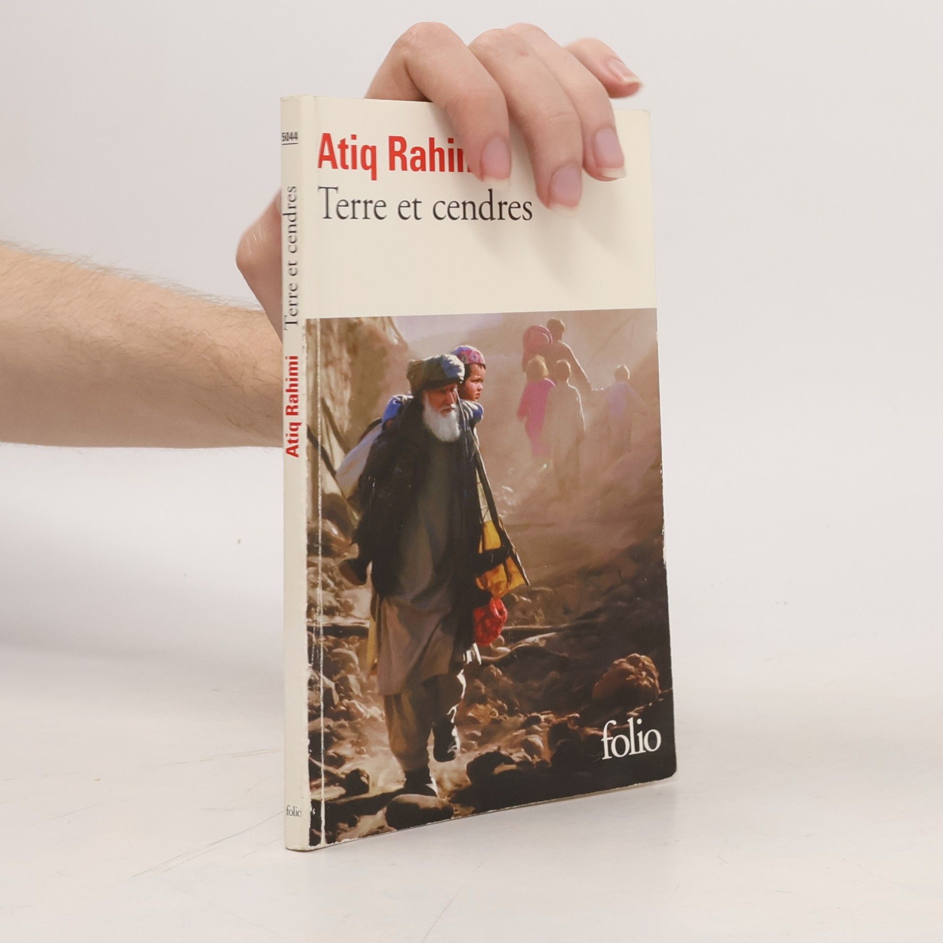 ʿAti q. Rah i. mi Terre et cendres