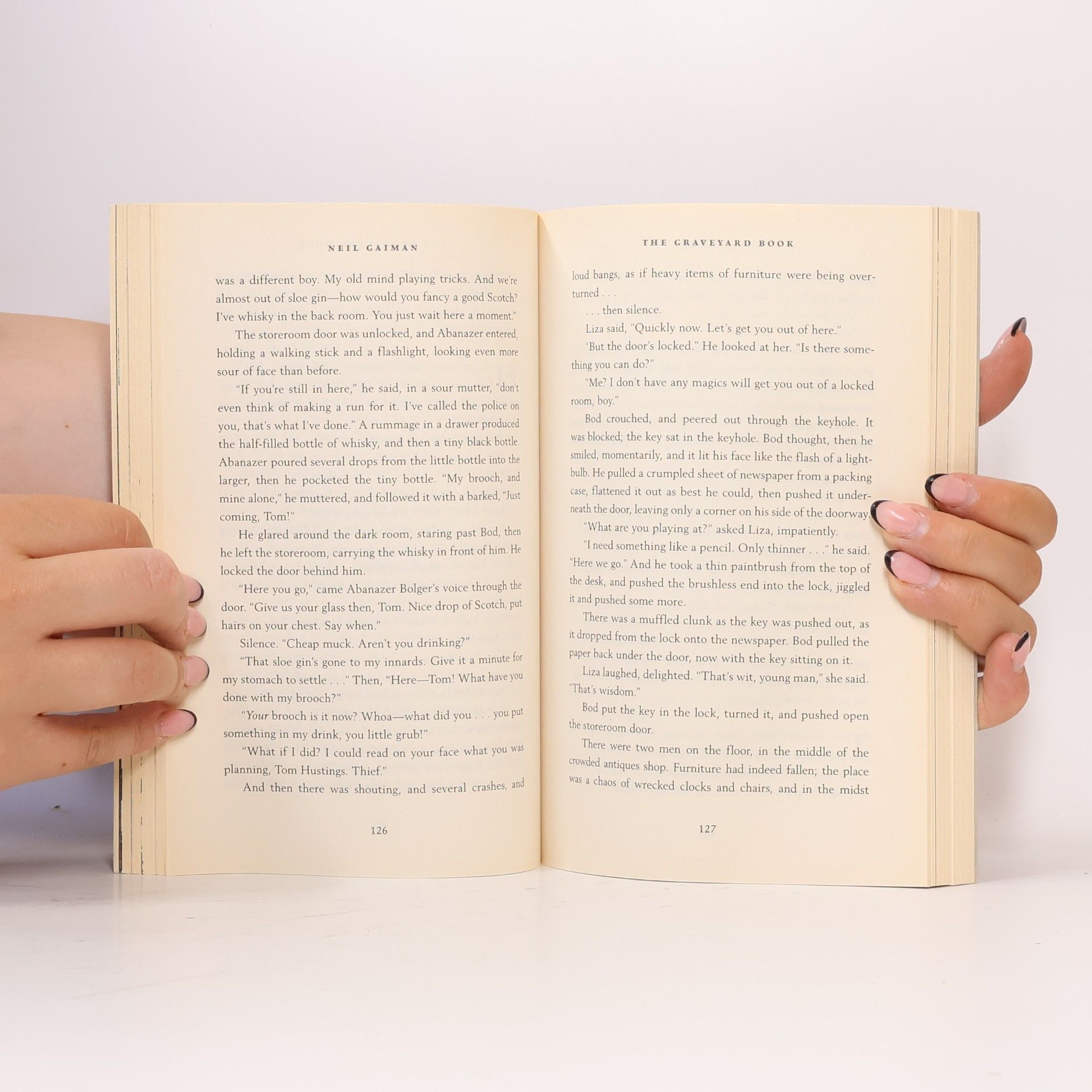 Neil Gaiman The Graveyard Book