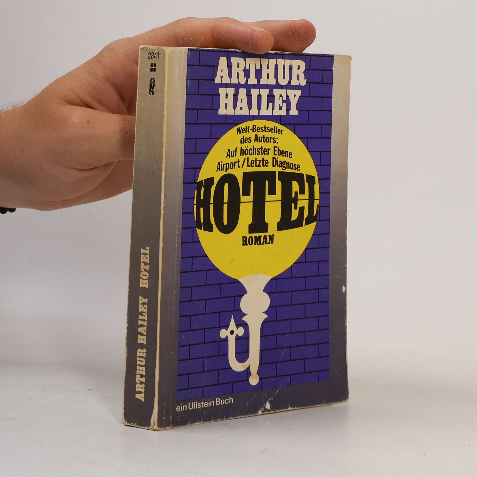 Arthur Hailey Hotel