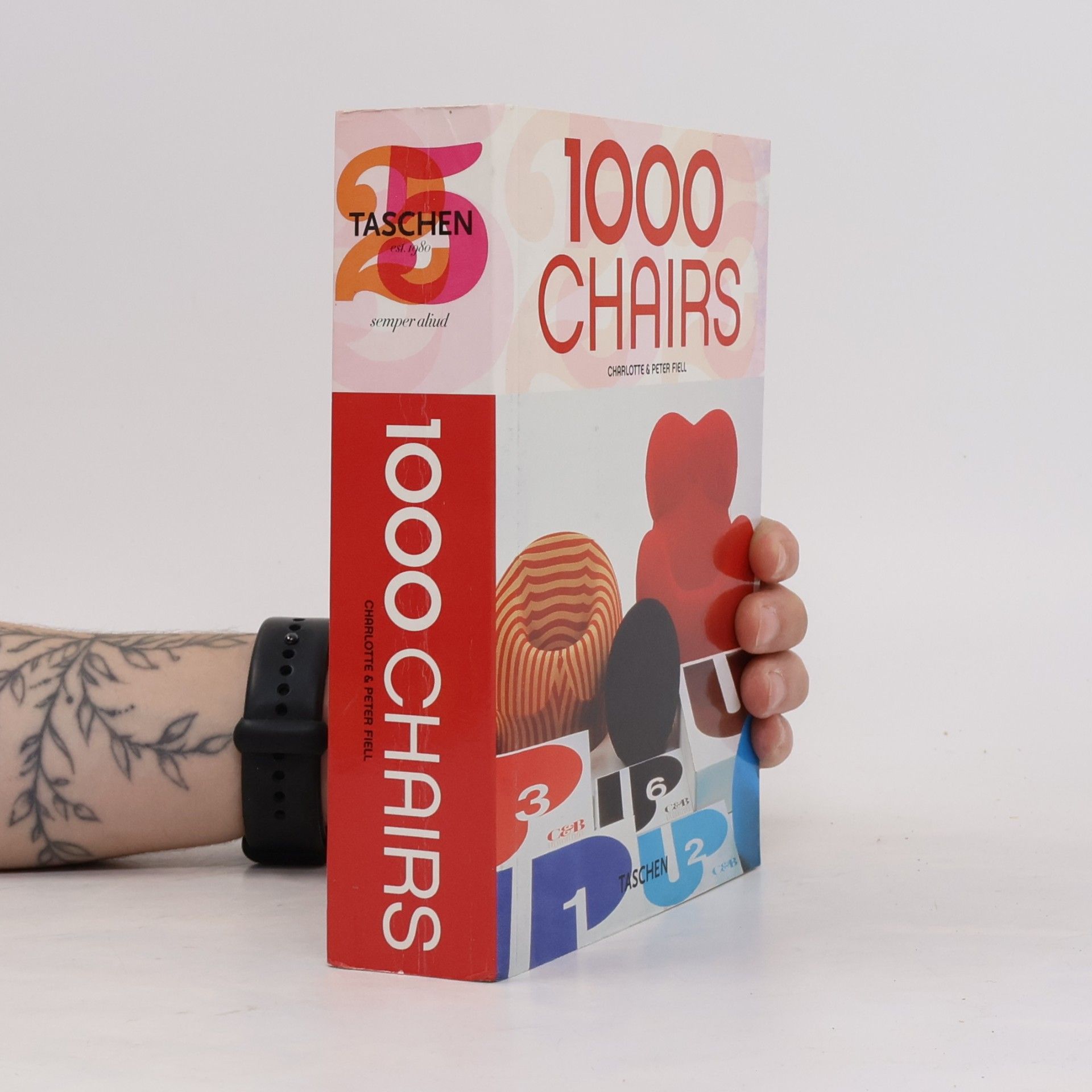 Charlotte Fiell 1000 chairs
