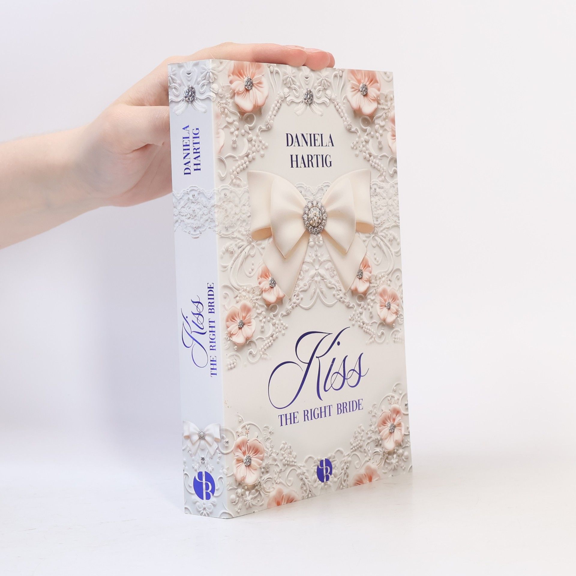 Daniela Hartig Kiss the Right Bride