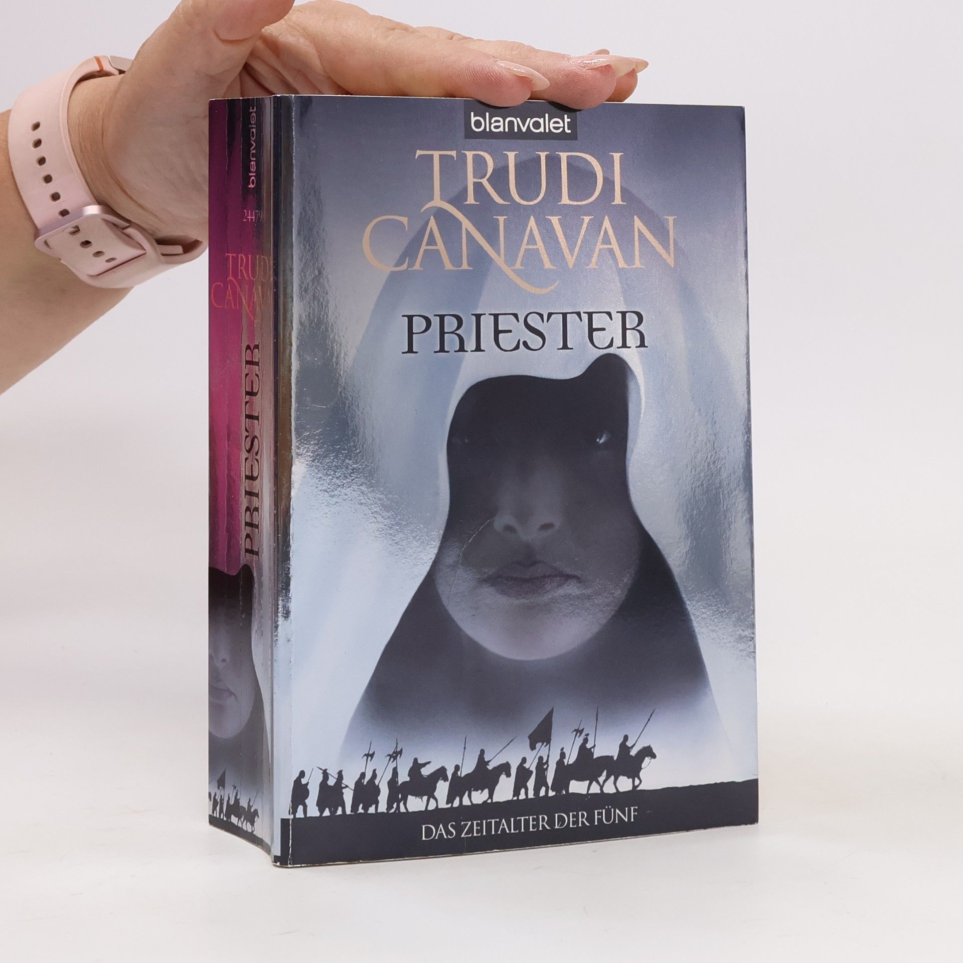 Trudi Canavan Priester