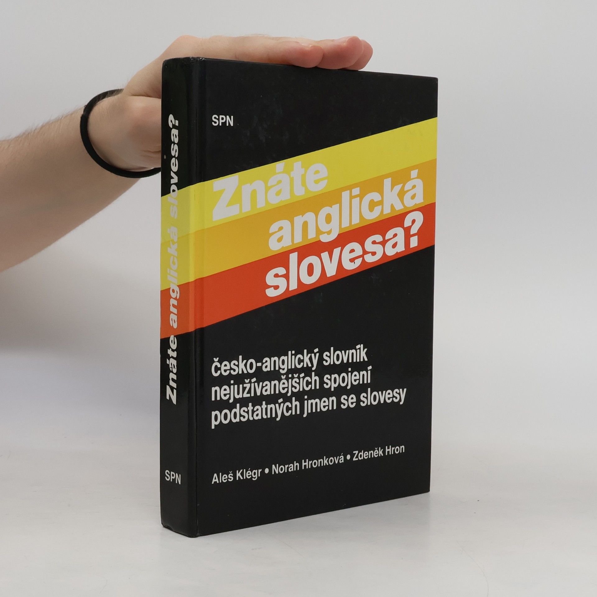 Aleš Klégr Znáte anglická slovesa? Česko-anglický slovník nejužívanějších spojení podstatných jmen se slovesy.