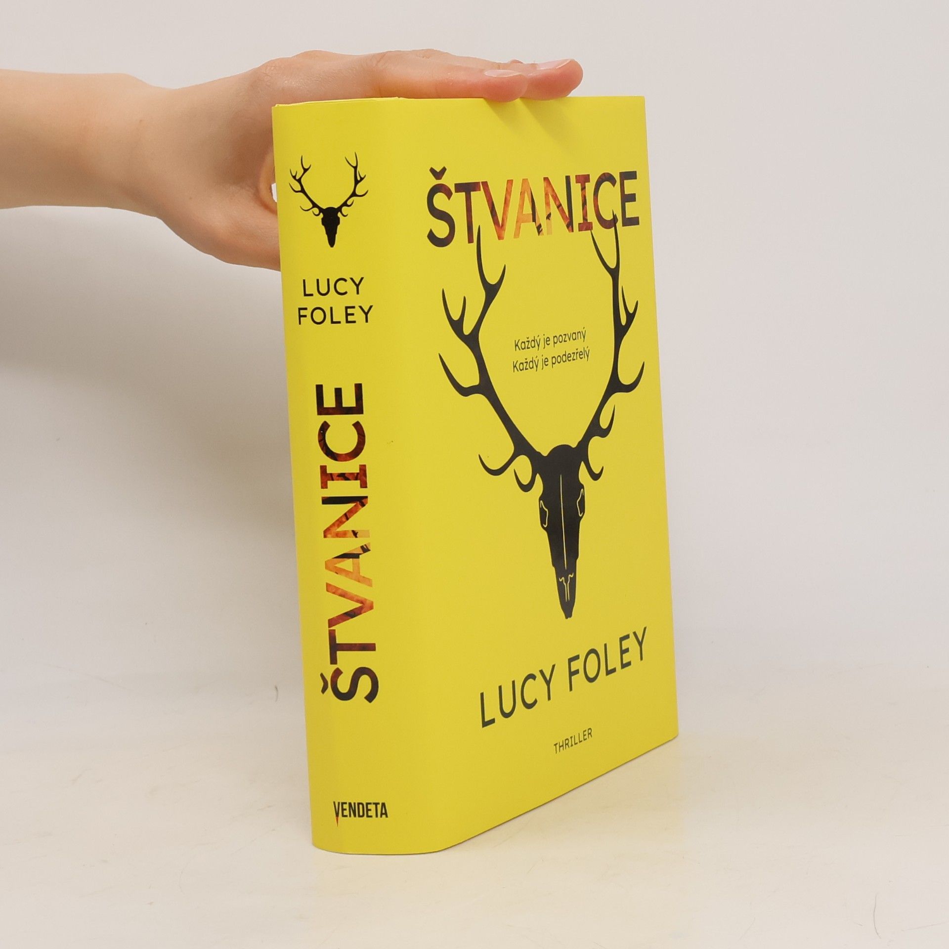 Lucy Foley Štvanice