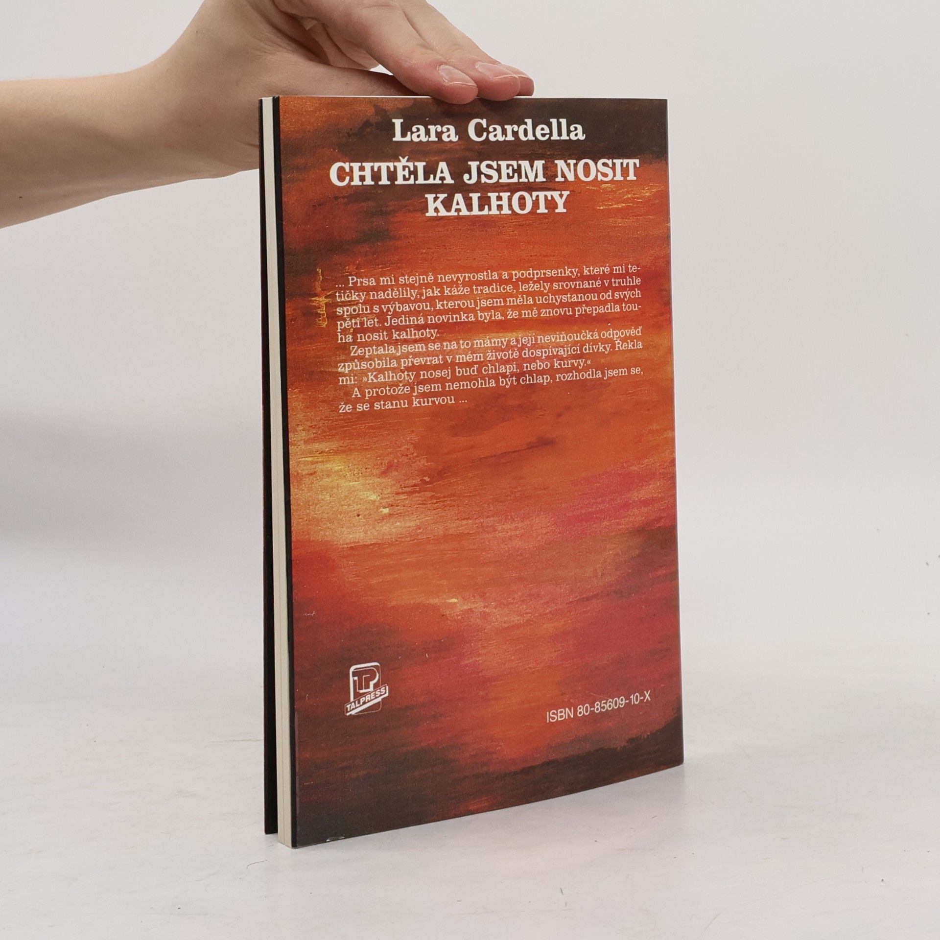 Lara Cardella Chtěla jsem nosit kalhoty