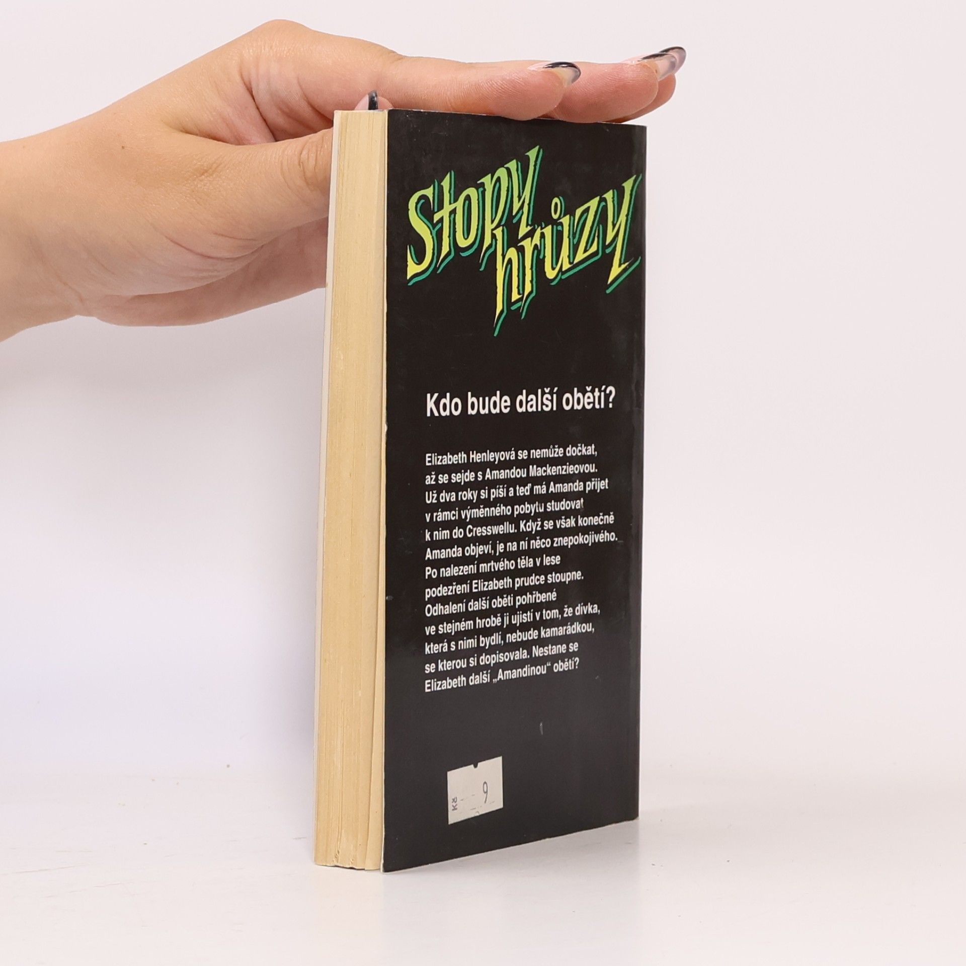 James D. MacDonald Stopy hrůzy 25. Pod maskou nevinnosti