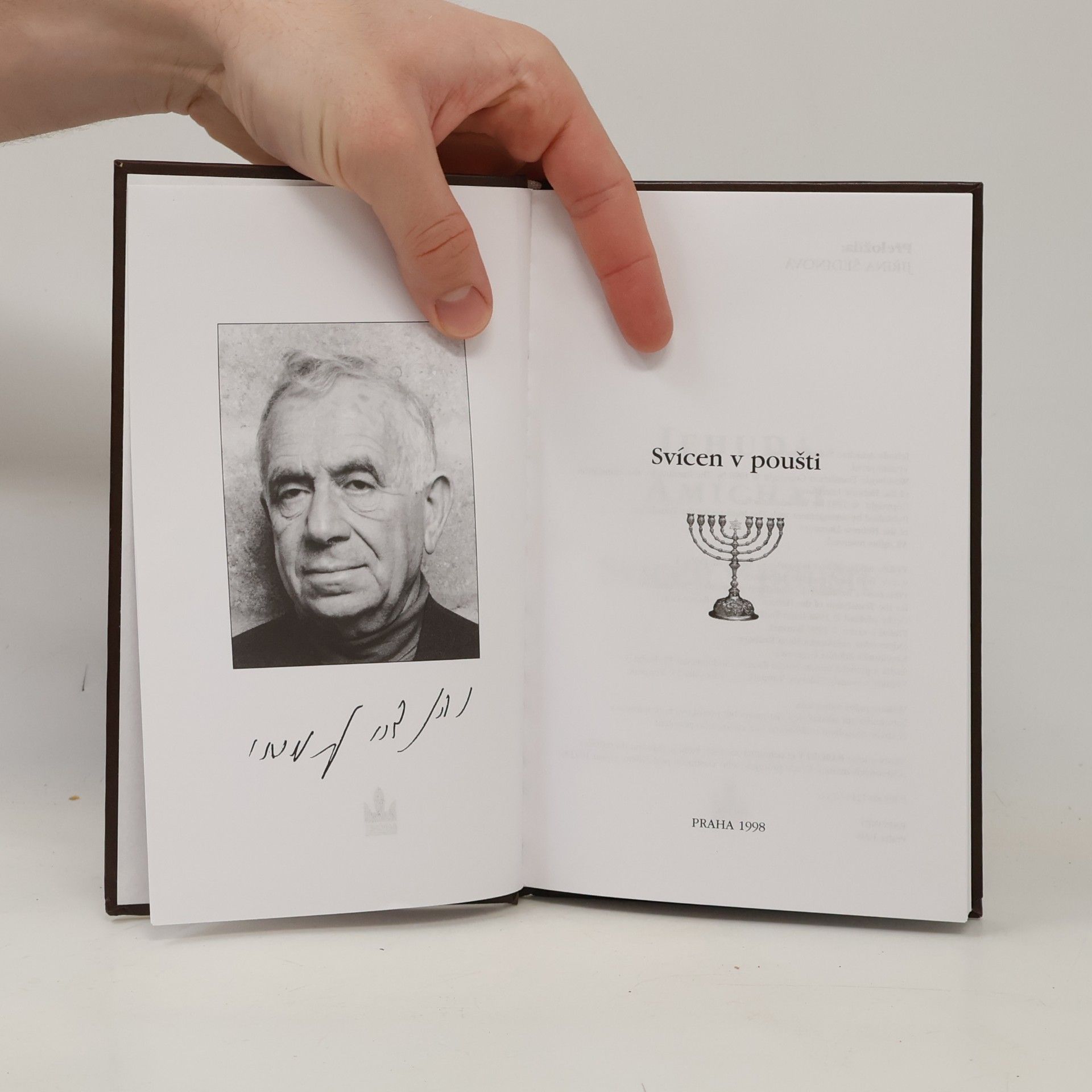 Jehuda Amichai Svícen v poušti