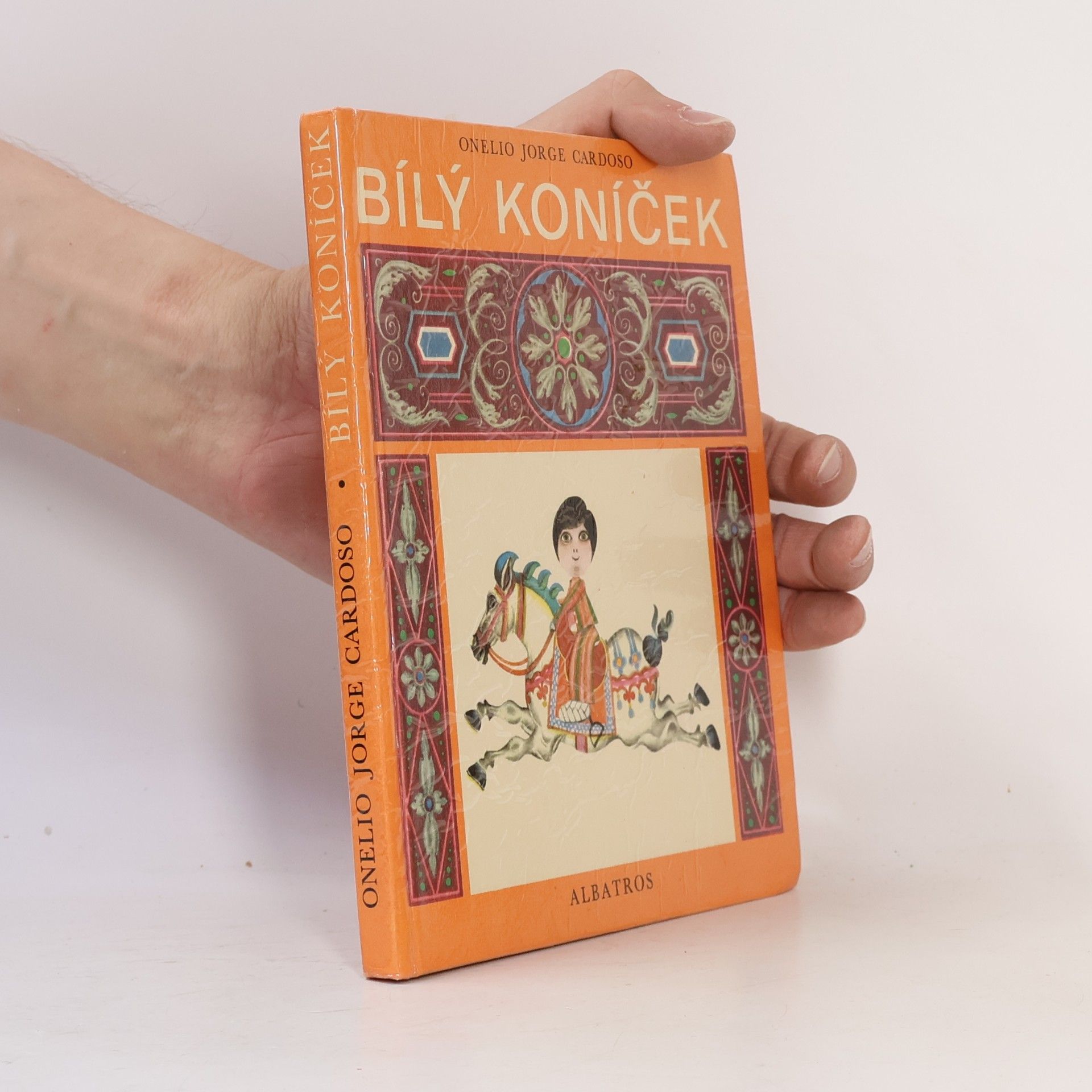 Bílý koníček