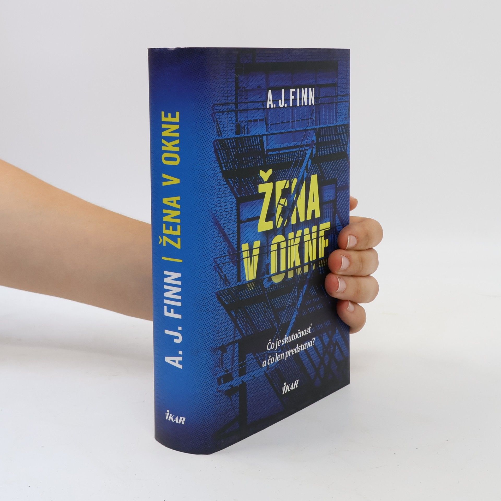 A. J. Finn Žena v okne