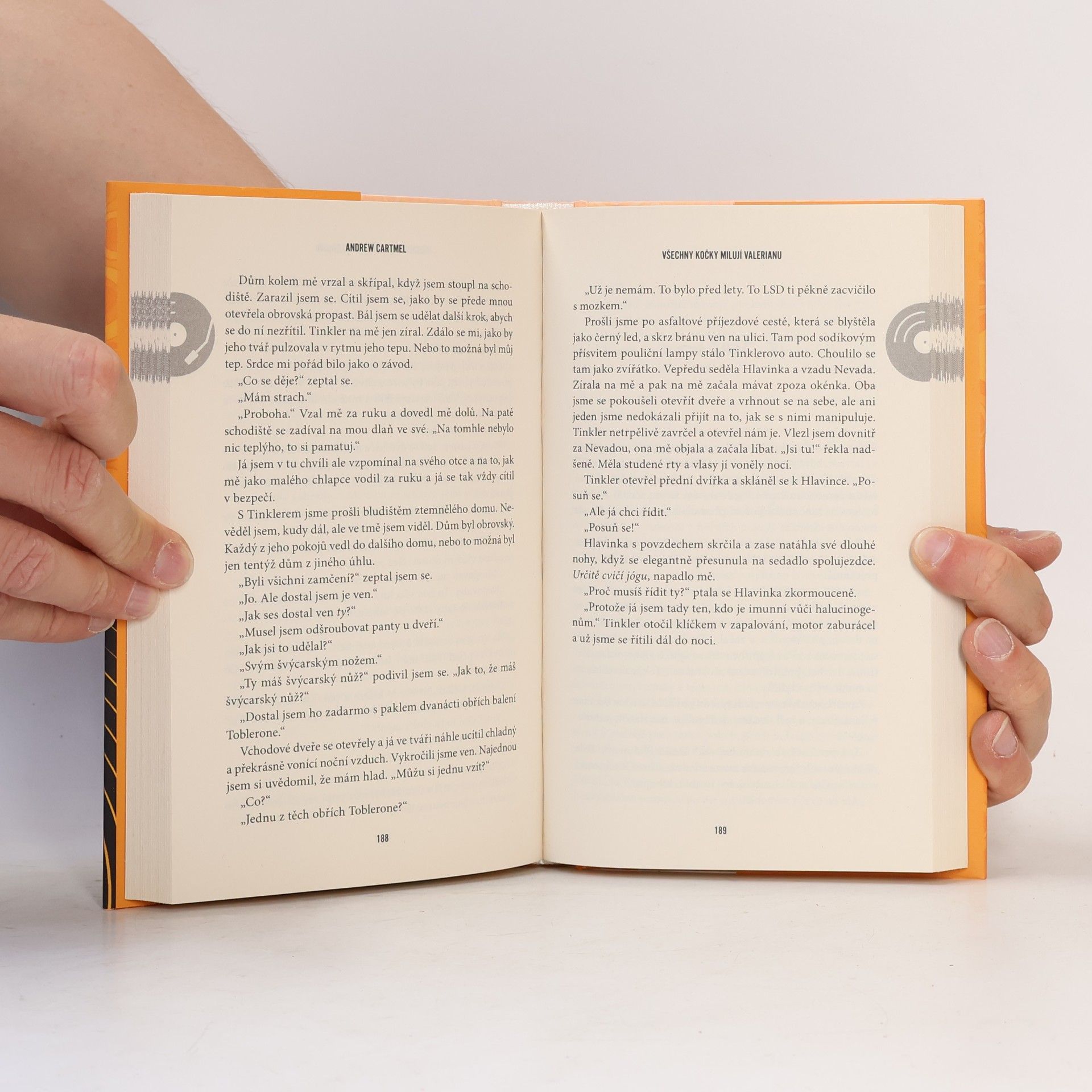 Andrew Cartmel Všechny kočky milují Valerianu