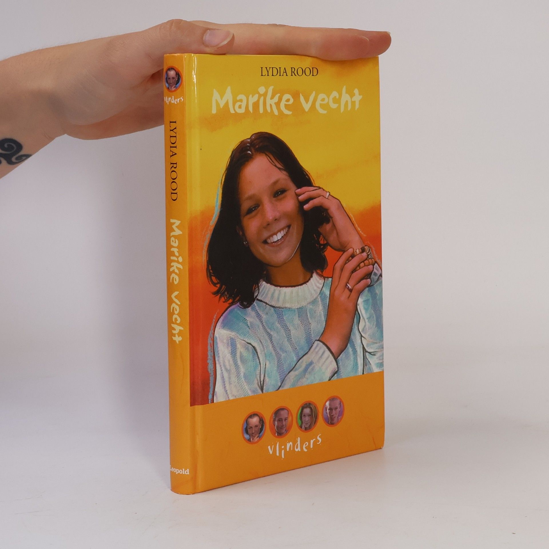 Vlinders: Marike vecht