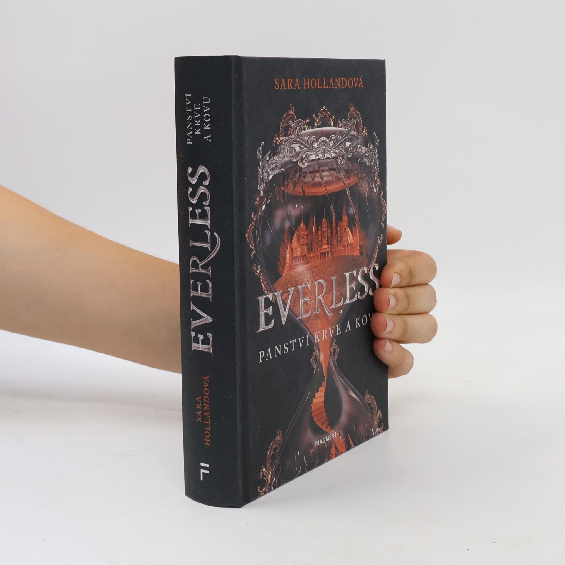 Sara Holland Everless: Panství krve a kovu