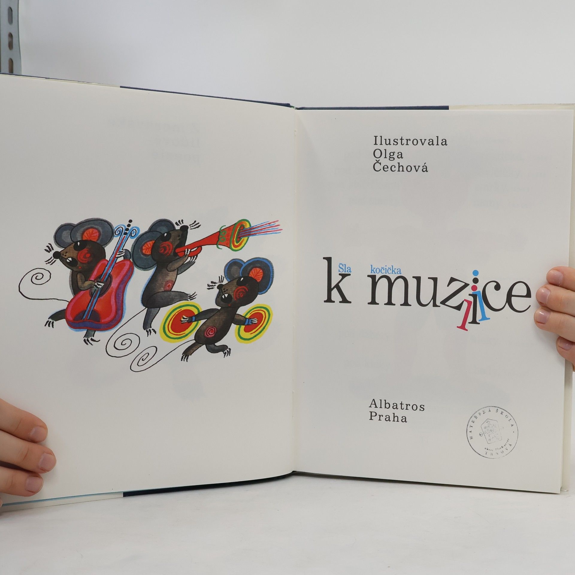Olga Čechová Šla kočička k muzice