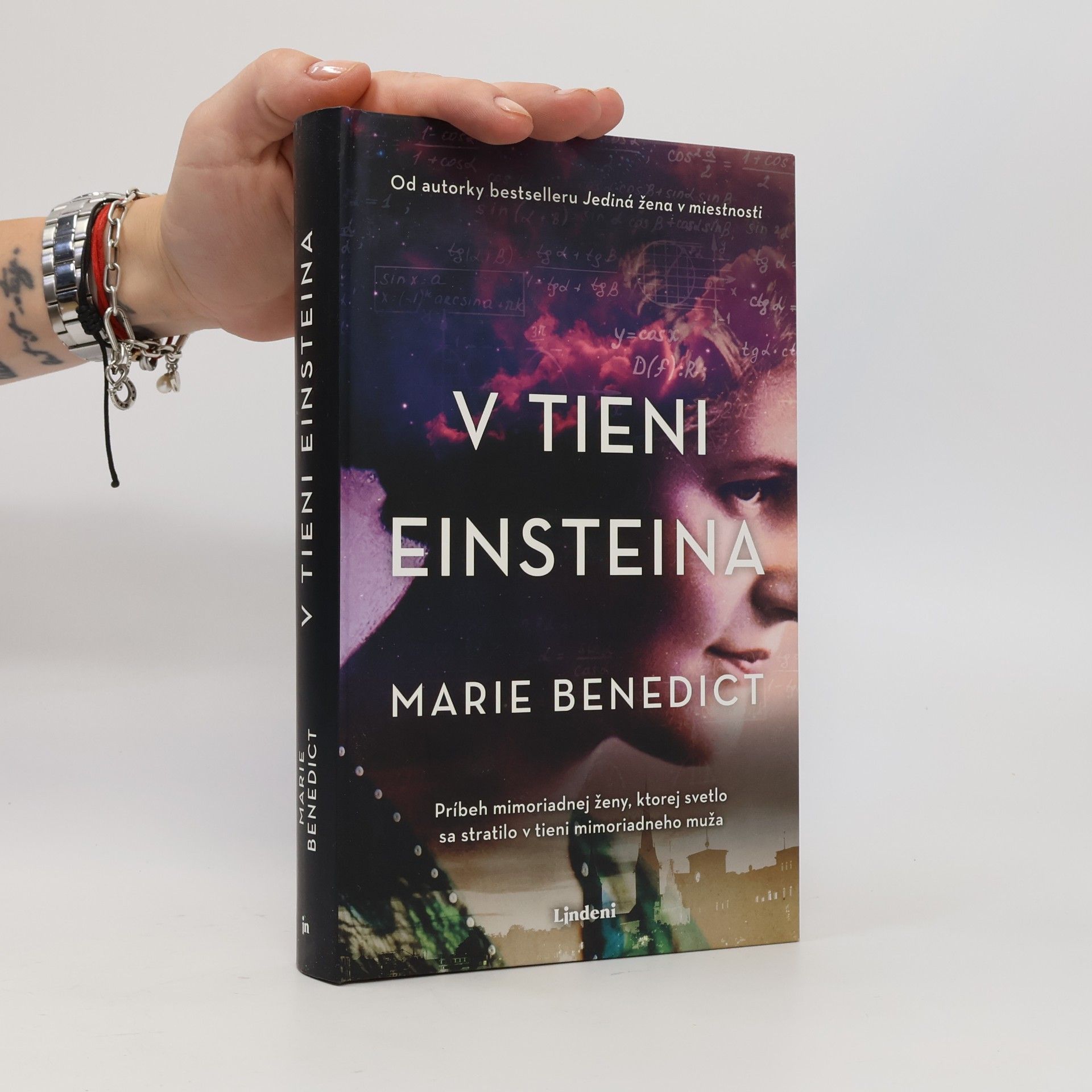 Marie Benedict V tieni Einsteina