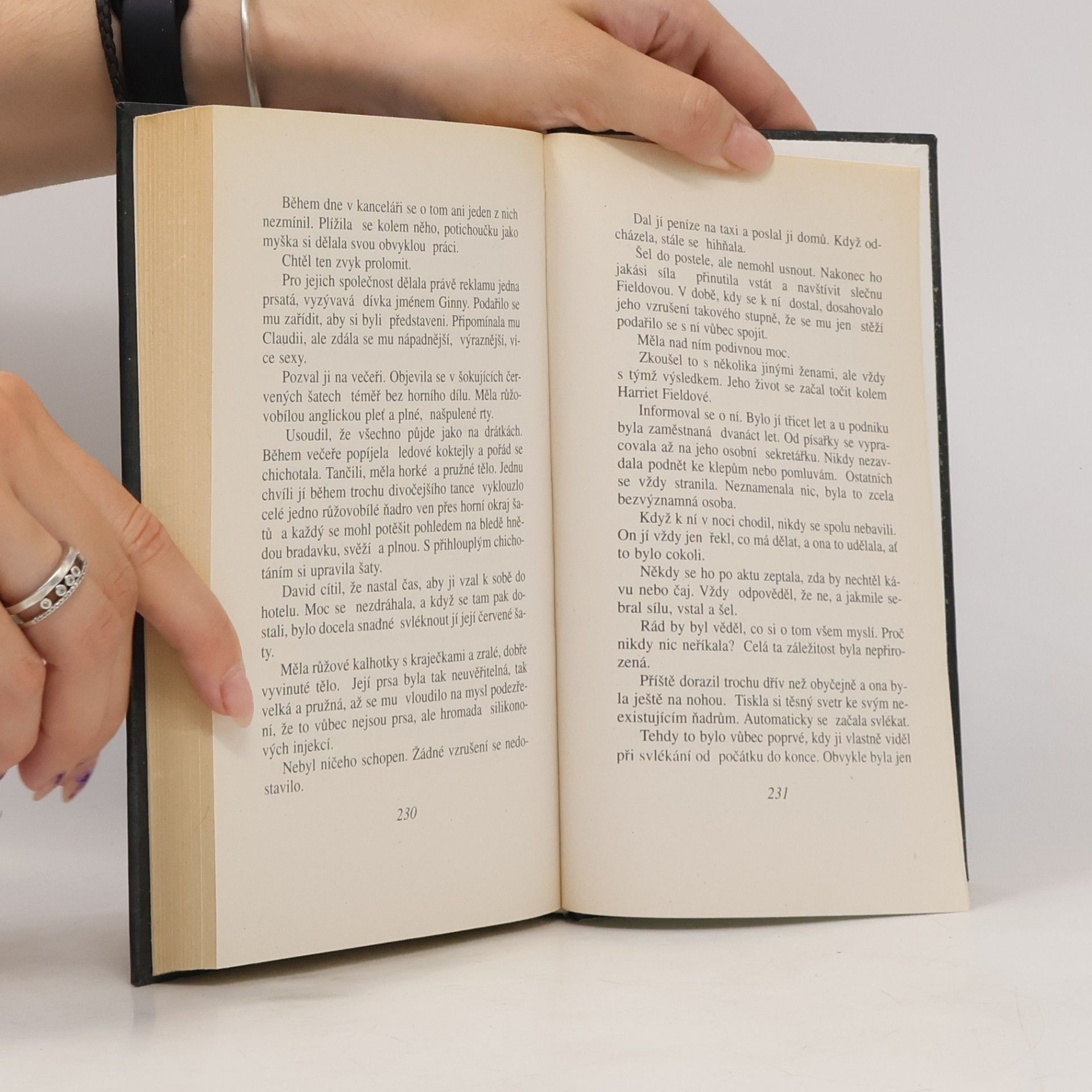 Jackie Collins Svět je plný ženatých mužů